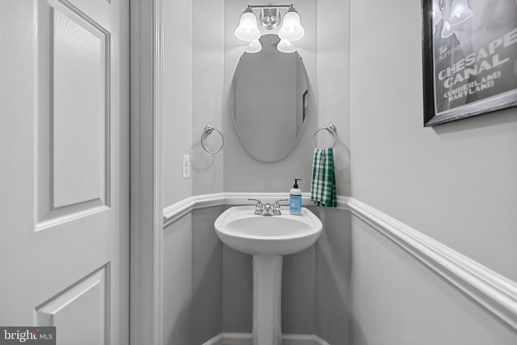 6909 TANGLEWOOD DR, WARRENTON, Virginia, 5 Bedrooms Bedrooms, ,3 BathroomsBathrooms,Residential,6909 TANGLEWOOD DR,VAFQ2021226 MLS # VAFQ2021226