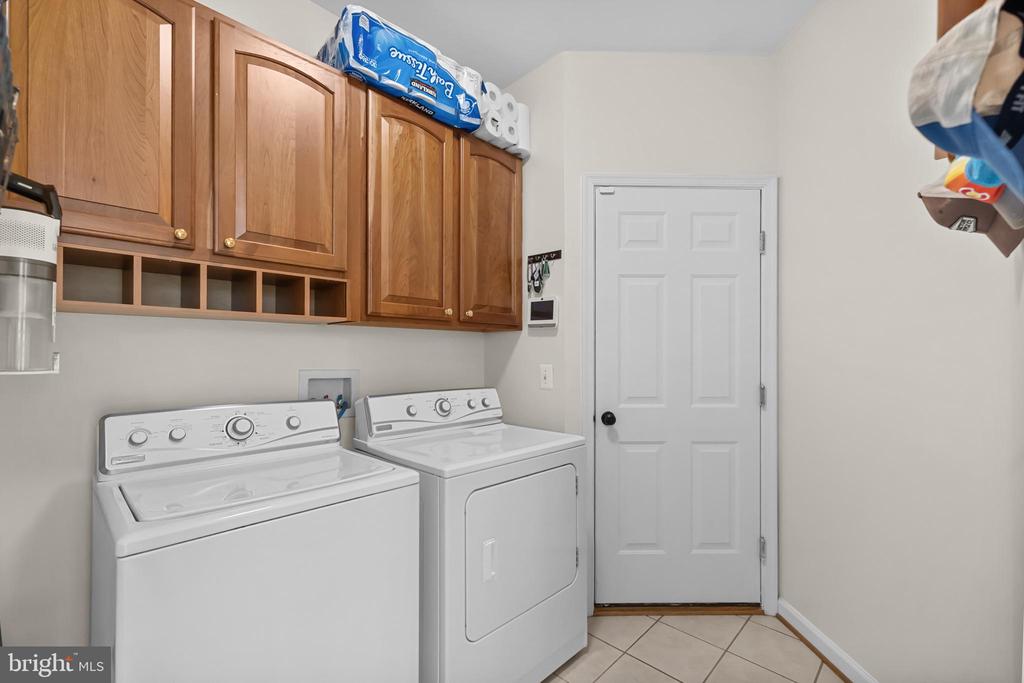 6909 TANGLEWOOD DR, WARRENTON, Virginia, 5 Bedrooms Bedrooms, ,3 BathroomsBathrooms,Residential,6909 TANGLEWOOD DR,VAFQ2021226 MLS # VAFQ2021226