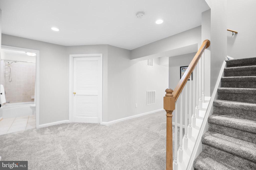 6909 TANGLEWOOD DR, WARRENTON, Virginia, 5 Bedrooms Bedrooms, ,3 BathroomsBathrooms,Residential,6909 TANGLEWOOD DR,VAFQ2021226 MLS # VAFQ2021226