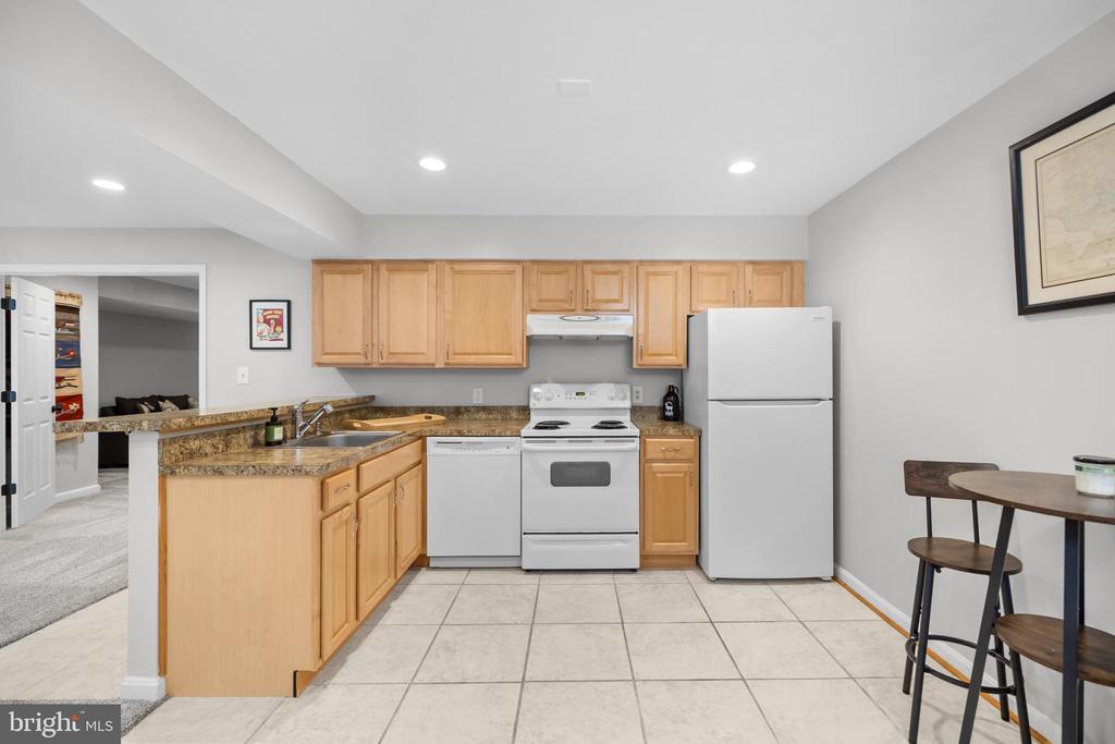 6909 TANGLEWOOD DR, WARRENTON, Virginia, 5 Bedrooms Bedrooms, ,3 BathroomsBathrooms,Residential,6909 TANGLEWOOD DR,VAFQ2021226 MLS # VAFQ2021226