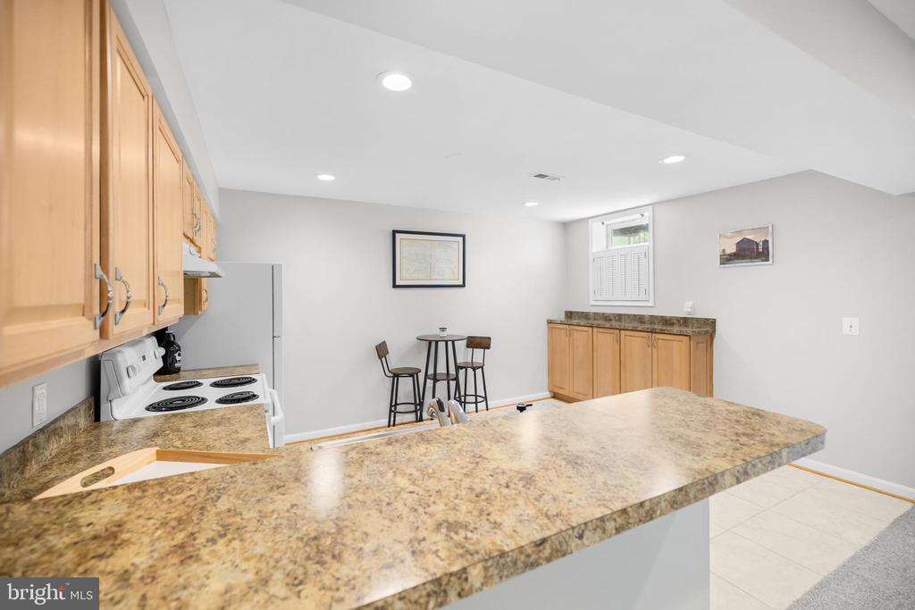 6909 TANGLEWOOD DR, WARRENTON, Virginia, 5 Bedrooms Bedrooms, ,3 BathroomsBathrooms,Residential,6909 TANGLEWOOD DR,VAFQ2021226 MLS # VAFQ2021226