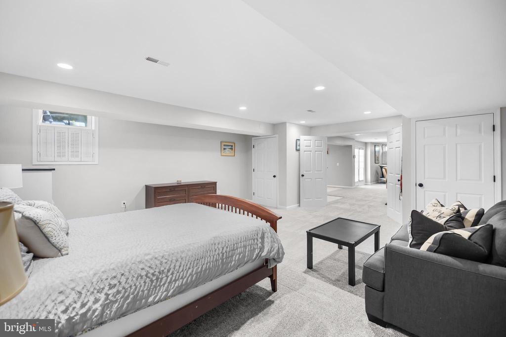 6909 TANGLEWOOD DR, WARRENTON, Virginia, 5 Bedrooms Bedrooms, ,3 BathroomsBathrooms,Residential,6909 TANGLEWOOD DR,VAFQ2021226 MLS # VAFQ2021226