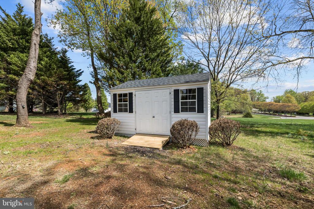 6909 TANGLEWOOD DR, WARRENTON, Virginia, 5 Bedrooms Bedrooms, ,3 BathroomsBathrooms,Residential,6909 TANGLEWOOD DR,VAFQ2021226 MLS # VAFQ2021226