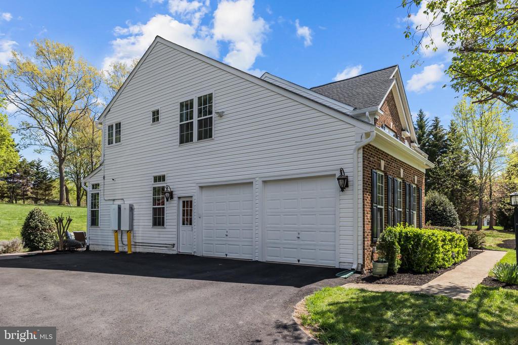 6909 TANGLEWOOD DR, WARRENTON, Virginia, 5 Bedrooms Bedrooms, ,3 BathroomsBathrooms,Residential,6909 TANGLEWOOD DR,VAFQ2021226 MLS # VAFQ2021226