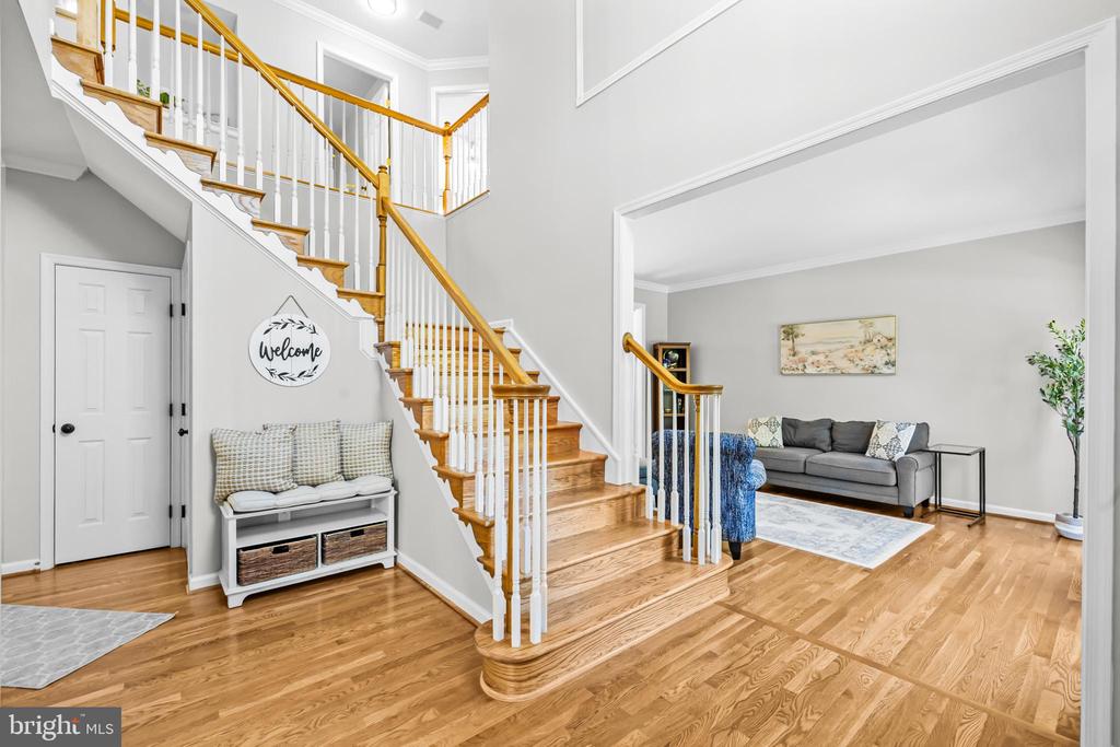 6909 TANGLEWOOD DR, WARRENTON, Virginia, 5 Bedrooms Bedrooms, ,3 BathroomsBathrooms,Residential,6909 TANGLEWOOD DR,VAFQ2021226 MLS # VAFQ2021226