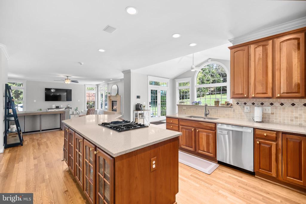 6909 TANGLEWOOD DR, WARRENTON, Virginia, 5 Bedrooms Bedrooms, ,3 BathroomsBathrooms,Residential,6909 TANGLEWOOD DR,VAFQ2021226 MLS # VAFQ2021226