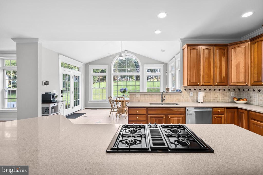 6909 TANGLEWOOD DR, WARRENTON, Virginia, 5 Bedrooms Bedrooms, ,3 BathroomsBathrooms,Residential,6909 TANGLEWOOD DR,VAFQ2021226 MLS # VAFQ2021226