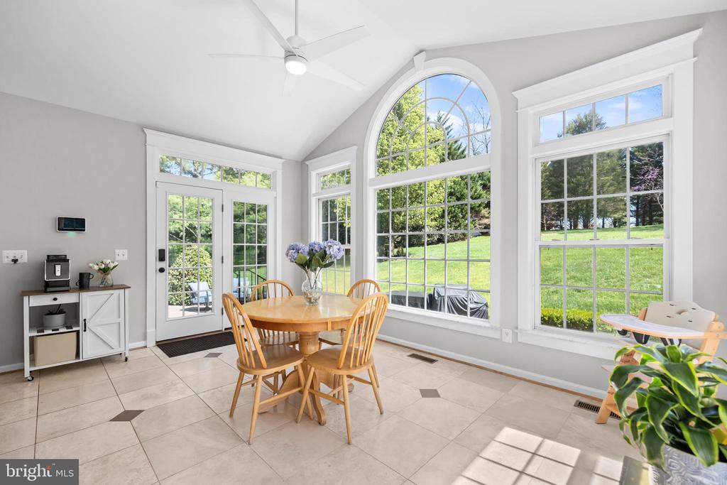 6909 TANGLEWOOD DR, WARRENTON, Virginia, 5 Bedrooms Bedrooms, ,3 BathroomsBathrooms,Residential,6909 TANGLEWOOD DR,VAFQ2021226 MLS # VAFQ2021226