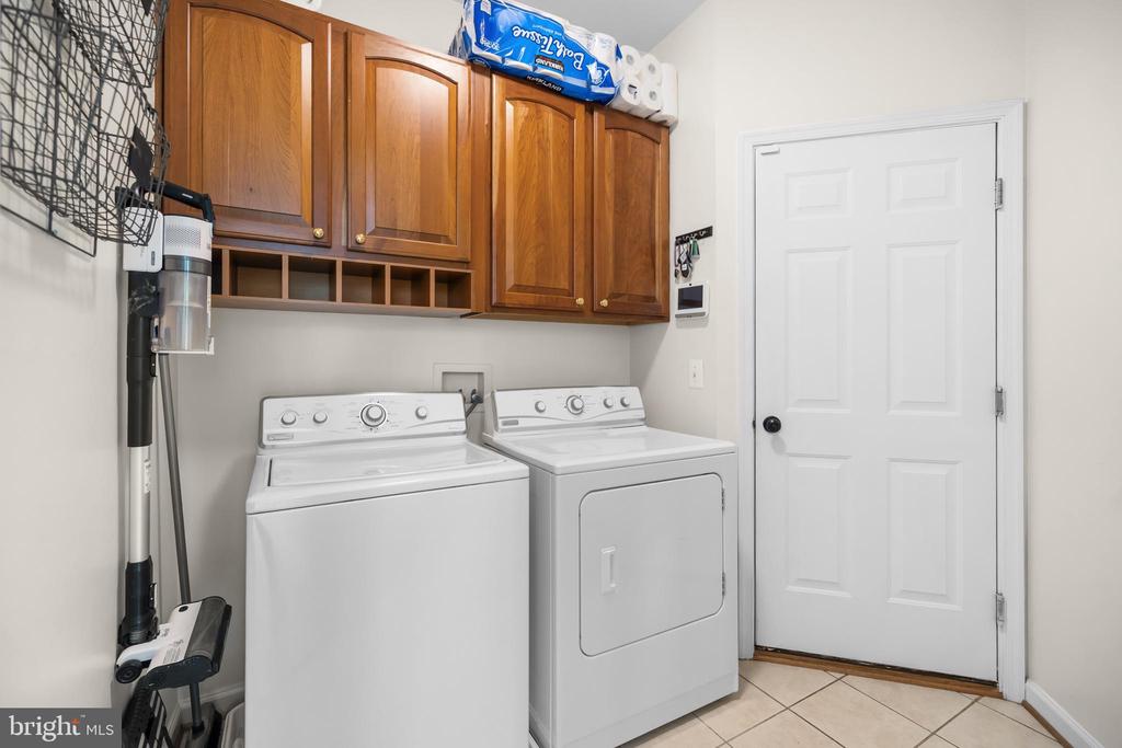 6909 TANGLEWOOD DR, WARRENTON, Virginia, 5 Bedrooms Bedrooms, ,3 BathroomsBathrooms,Residential,6909 TANGLEWOOD DR,VAFQ2021226 MLS # VAFQ2021226