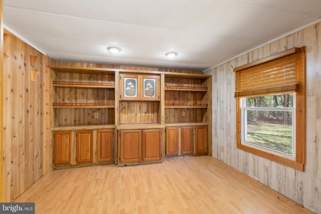 13749 POST OAK RD, SPOTSYLVANIA, Virginia 22551, 2 Bedrooms Bedrooms, ,1 BathroomBathrooms,Residential,13749 POST OAK RD,VASP2040758 MLS # VASP2040758