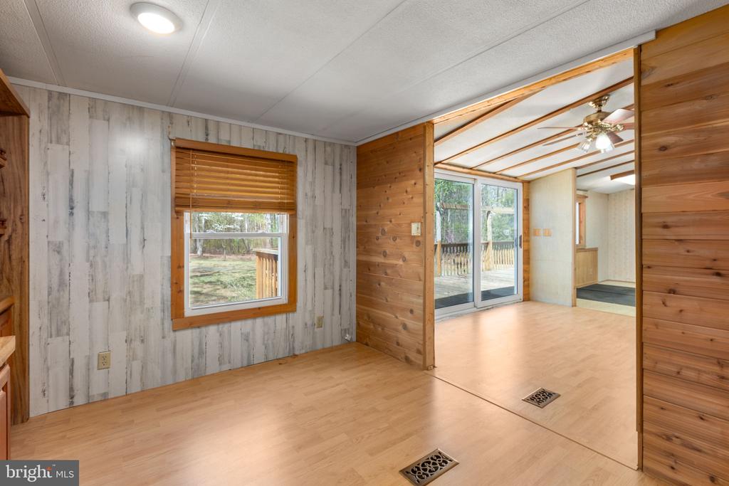 13749 POST OAK RD, SPOTSYLVANIA, Virginia 22551, 2 Bedrooms Bedrooms, ,1 BathroomBathrooms,Residential,13749 POST OAK RD,VASP2040758 MLS # VASP2040758