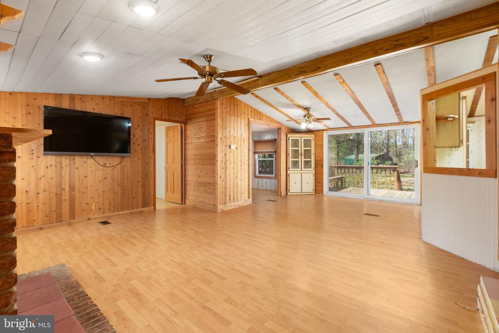 13749 POST OAK RD, SPOTSYLVANIA, Virginia 22551, 2 Bedrooms Bedrooms, ,1 BathroomBathrooms,Residential,13749 POST OAK RD,VASP2040758 MLS # VASP2040758