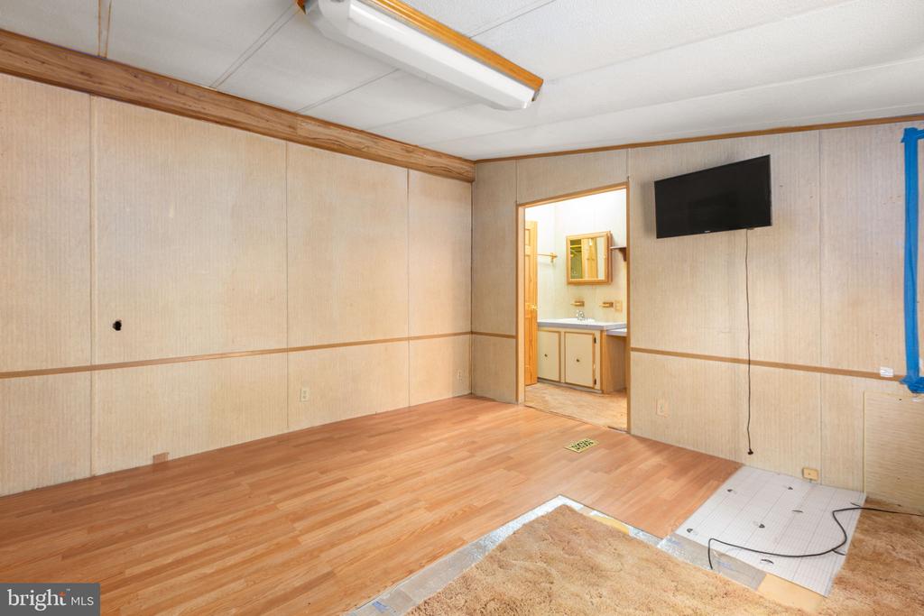 13749 POST OAK RD, SPOTSYLVANIA, Virginia 22551, 2 Bedrooms Bedrooms, ,1 BathroomBathrooms,Residential,13749 POST OAK RD,VASP2040758 MLS # VASP2040758