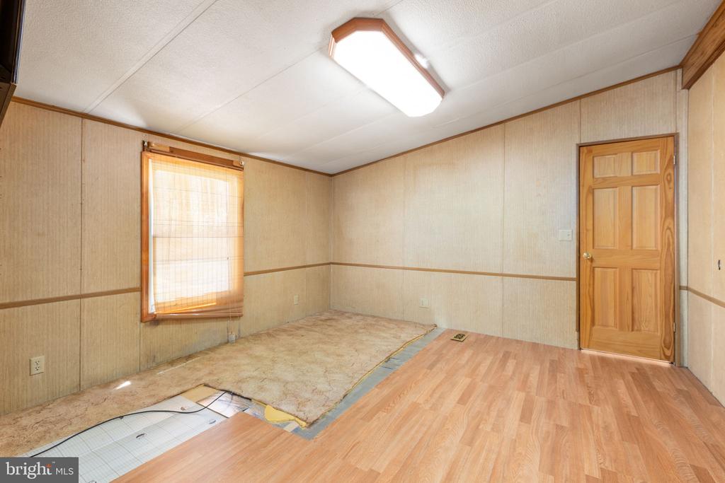 13749 POST OAK RD, SPOTSYLVANIA, Virginia 22551, 2 Bedrooms Bedrooms, ,1 BathroomBathrooms,Residential,13749 POST OAK RD,VASP2040758 MLS # VASP2040758