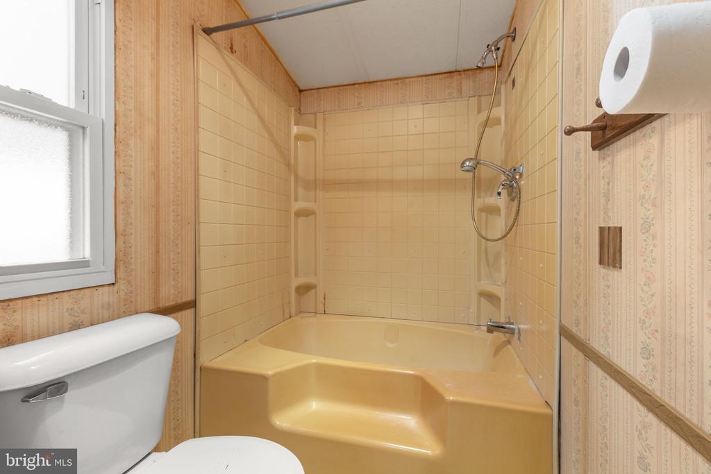 13749 POST OAK RD, SPOTSYLVANIA, Virginia 22551, 2 Bedrooms Bedrooms, ,1 BathroomBathrooms,Residential,13749 POST OAK RD,VASP2040758 MLS # VASP2040758