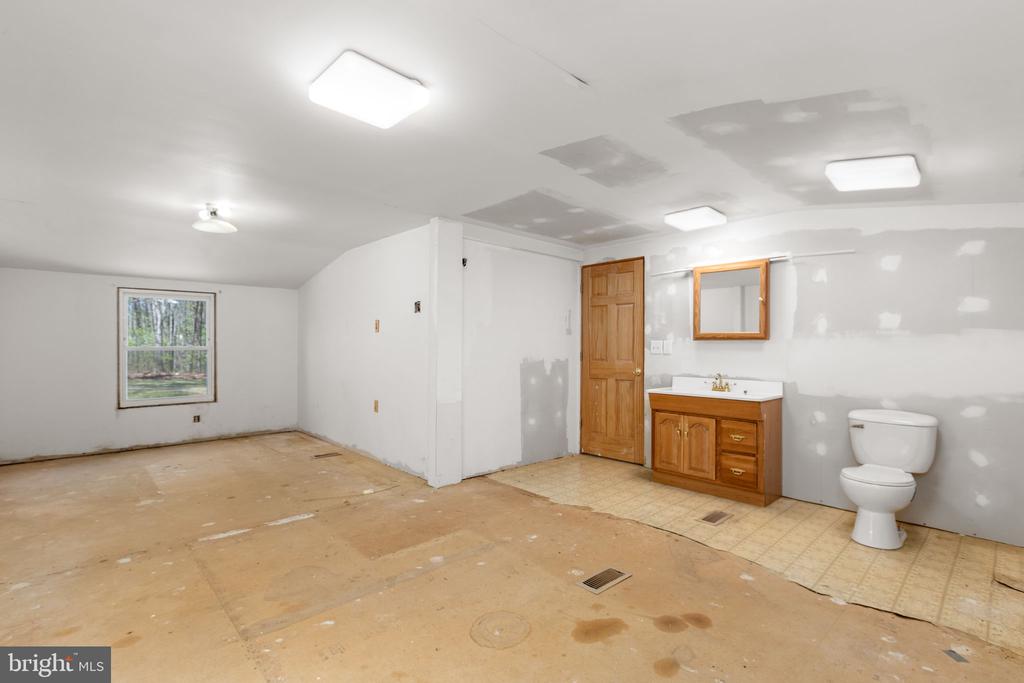 13749 POST OAK RD, SPOTSYLVANIA, Virginia 22551, 2 Bedrooms Bedrooms, ,1 BathroomBathrooms,Residential,13749 POST OAK RD,VASP2040758 MLS # VASP2040758