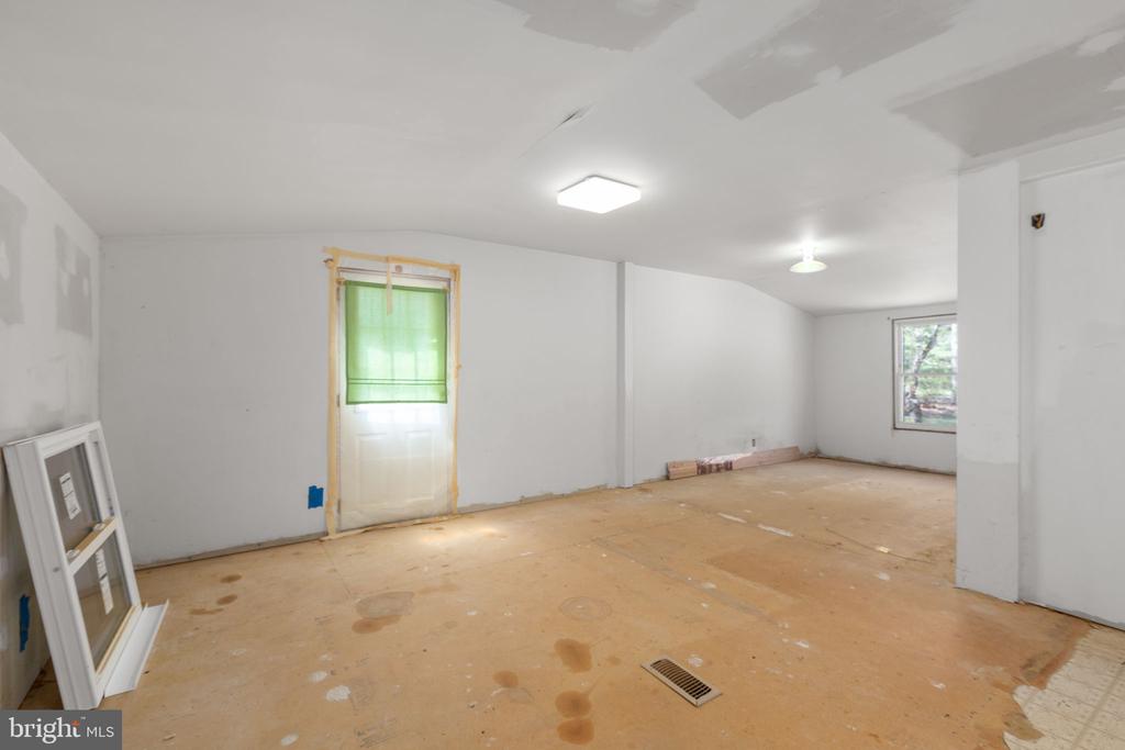 13749 POST OAK RD, SPOTSYLVANIA, Virginia 22551, 2 Bedrooms Bedrooms, ,1 BathroomBathrooms,Residential,13749 POST OAK RD,VASP2040758 MLS # VASP2040758