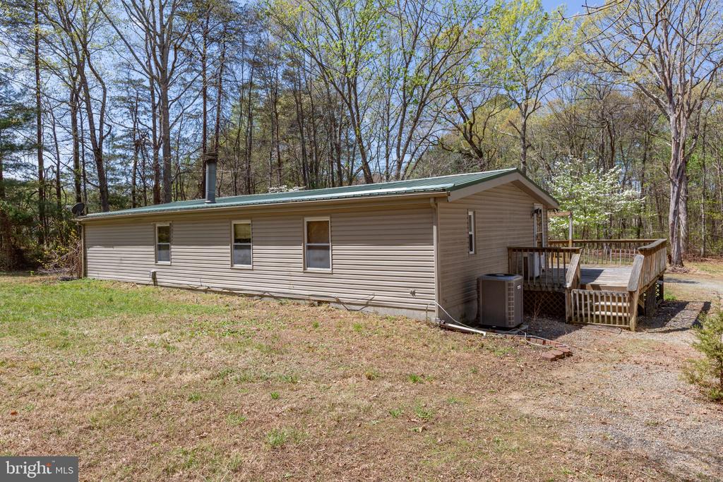 13749 POST OAK RD, SPOTSYLVANIA, Virginia 22551, 2 Bedrooms Bedrooms, ,1 BathroomBathrooms,Residential,13749 POST OAK RD,VASP2040758 MLS # VASP2040758