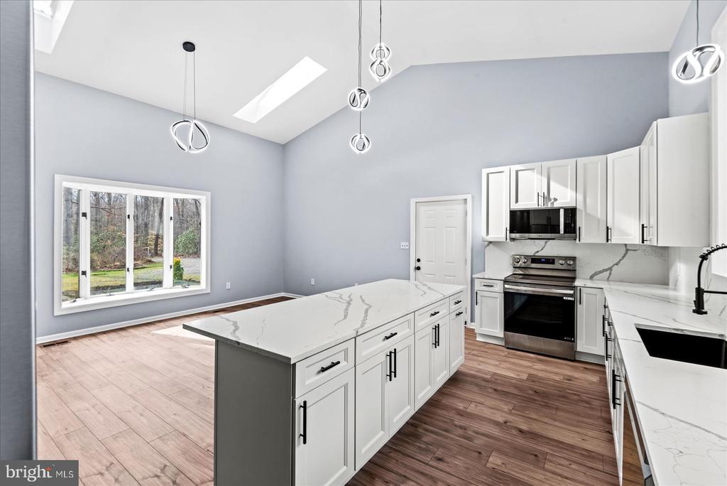 7621 RIVER RD, FREDERICKSBURG, Virginia 22407, 4 Bedrooms Bedrooms, ,3 BathroomsBathrooms,Residential,7621 RIVER RD,VASP2040782 MLS # VASP2040782