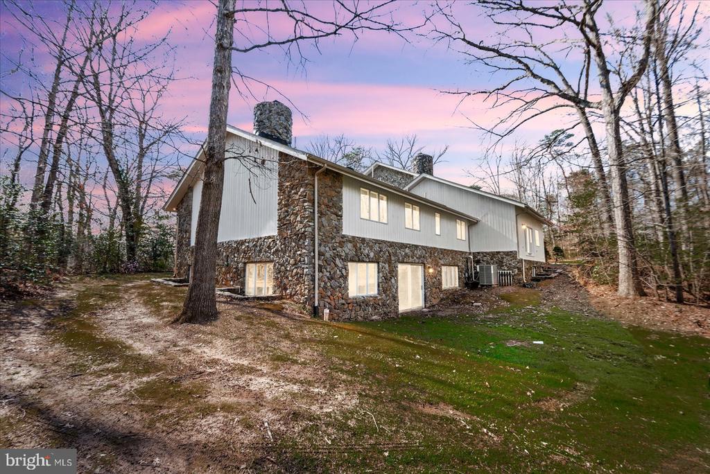 7621 RIVER RD, FREDERICKSBURG, Virginia 22407, 4 Bedrooms Bedrooms, ,3 BathroomsBathrooms,Residential,7621 RIVER RD,VASP2040782 MLS # VASP2040782