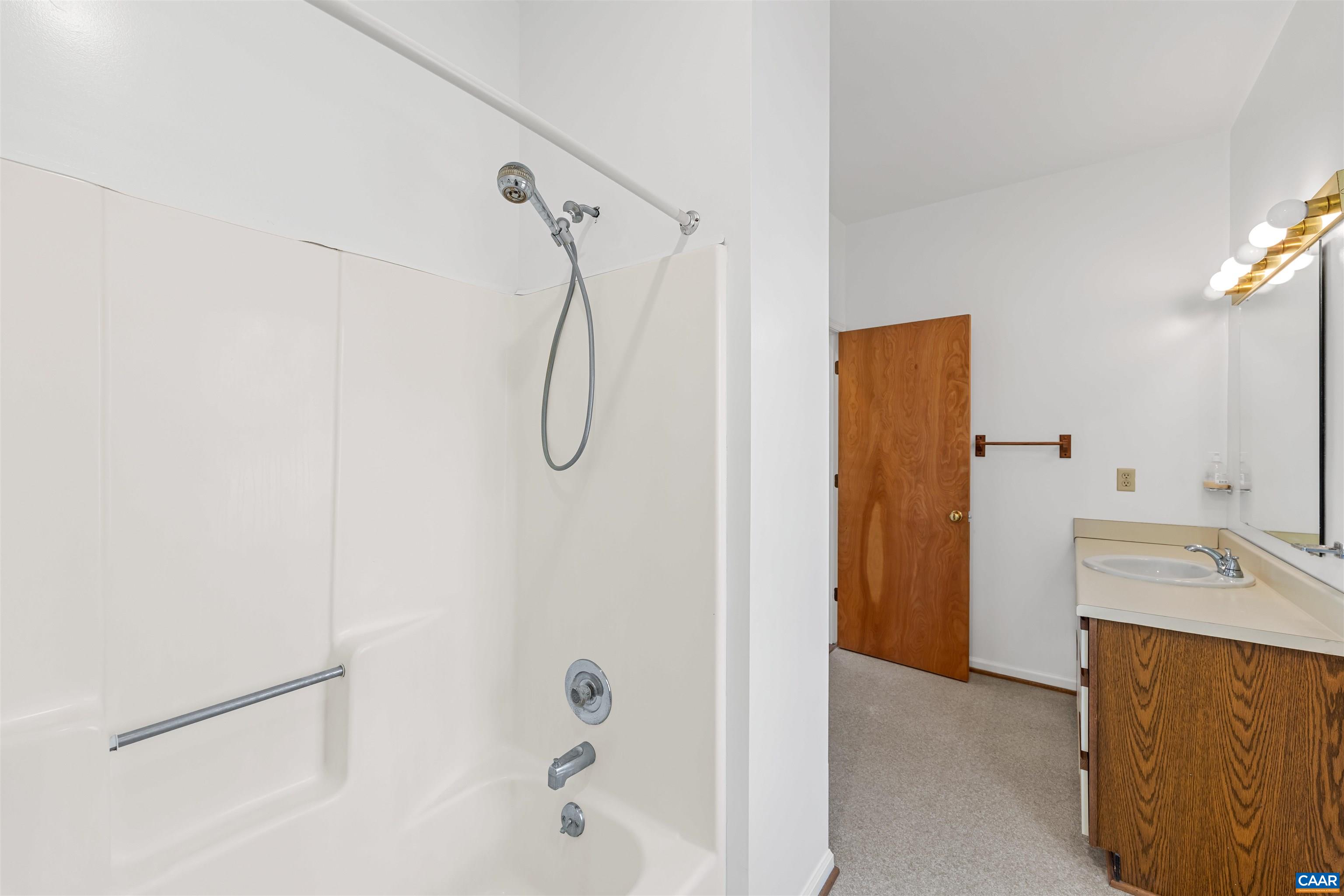 640 BIG OAK RD, CHARLOTTESVILLE, Virginia 22903, 3 Bedrooms Bedrooms, ,2 BathroomsBathrooms,Residential,640 BIG OAK RD,675326 MLS # 675326