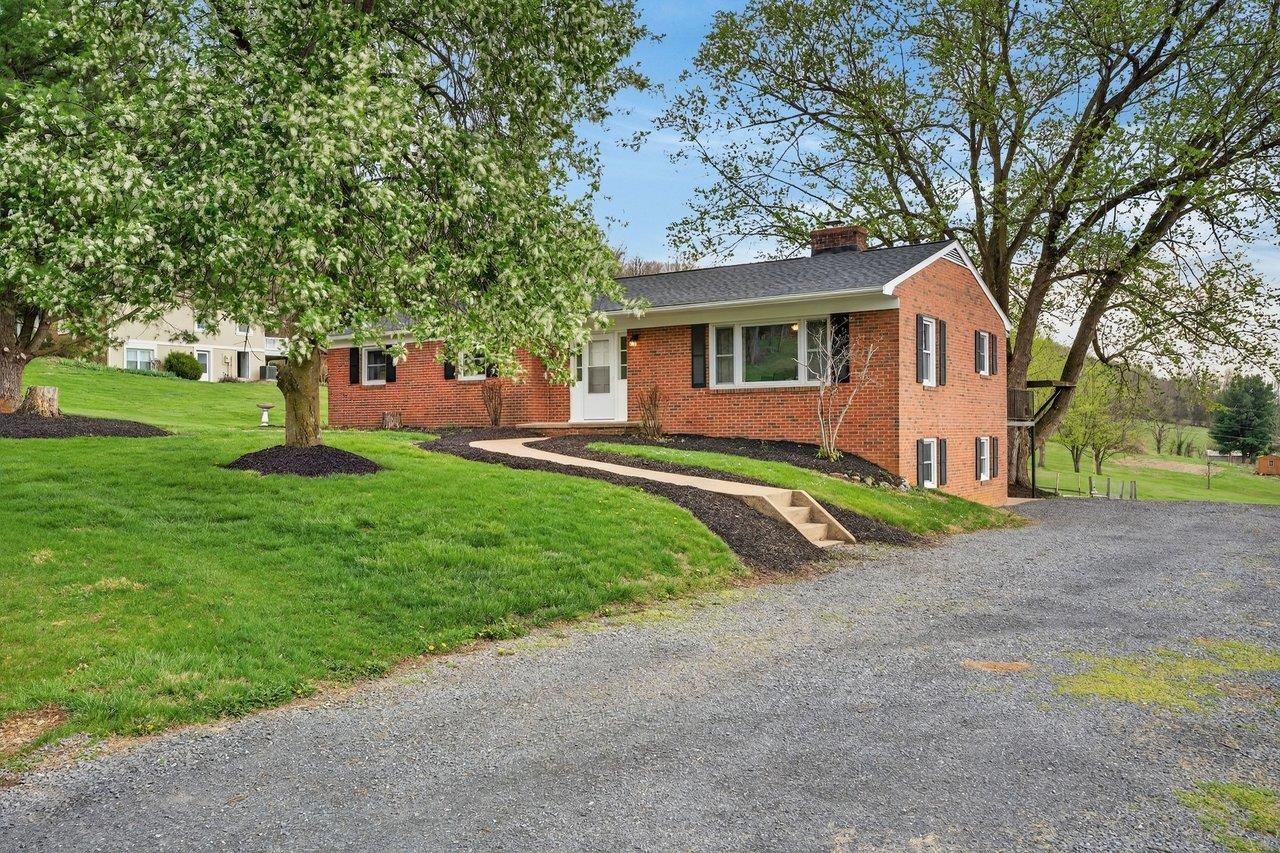 3259 ZION CHURCH RD, BROADWAY, Virginia 22815, 3 Bedrooms Bedrooms, ,2 BathroomsBathrooms,Residential,3259 ZION CHURCH RD,675357 MLS # 675357 3259 ZION CHURCH RD, BROADWAY, Virginia 22815, 3 Bedrooms Bedrooms, ,2 BathroomsBathrooms,Residential,3259 ZION CHURCH RD,675357 MLS # 675357