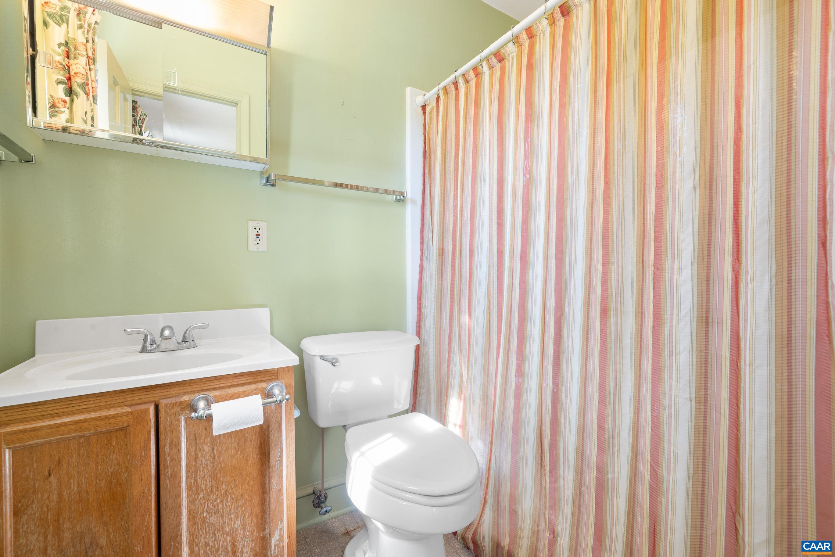 505 W BAKER ST, GORDONSVILLE, Virginia 22942, 4 Bedrooms Bedrooms, ,2 BathroomsBathrooms,Residential,505 W BAKER ST,675428 MLS # 675428