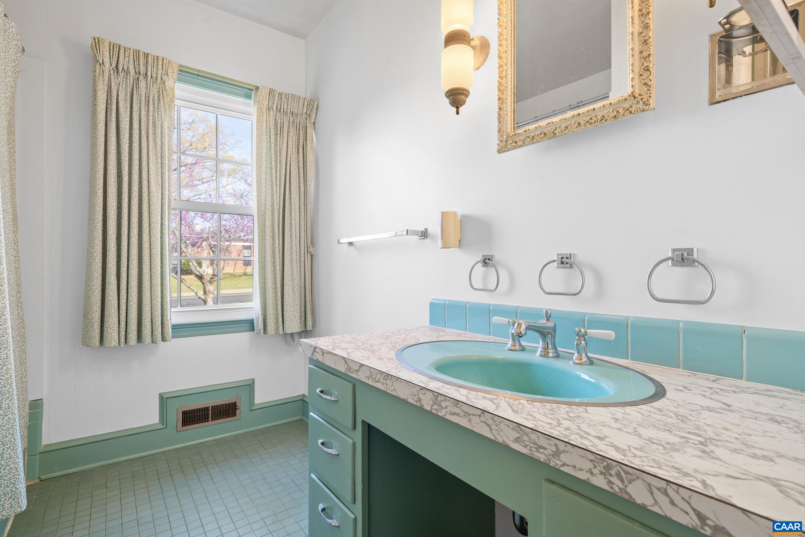 505 W BAKER ST, GORDONSVILLE, Virginia 22942, 4 Bedrooms Bedrooms, ,2 BathroomsBathrooms,Residential,505 W BAKER ST,675428 MLS # 675428