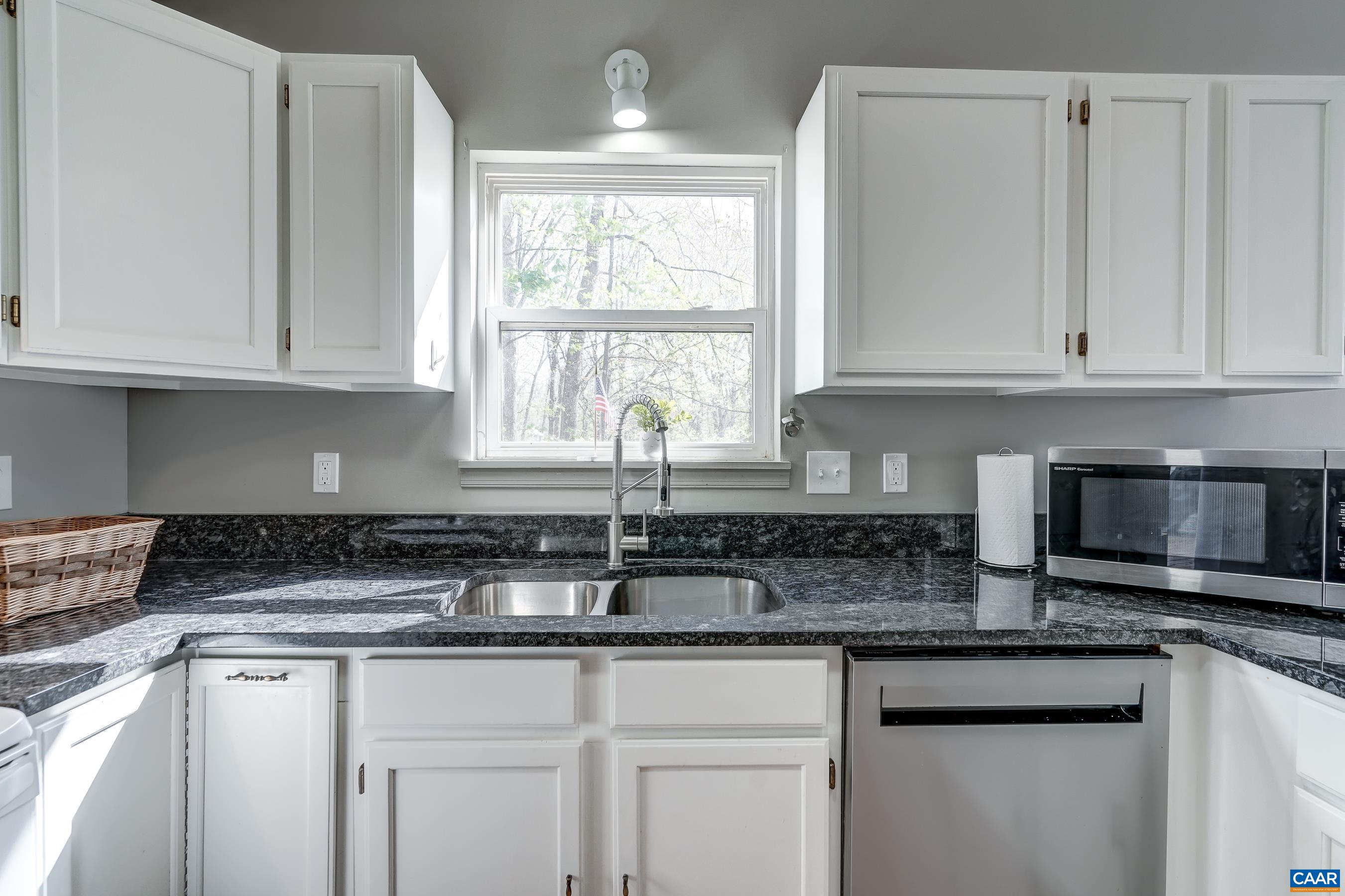 15 AUSTIN DR, PALMYRA, Virginia 22963, 4 Bedrooms Bedrooms, ,3 BathroomsBathrooms,Residential,15 AUSTIN DR,675533 MLS # 675533