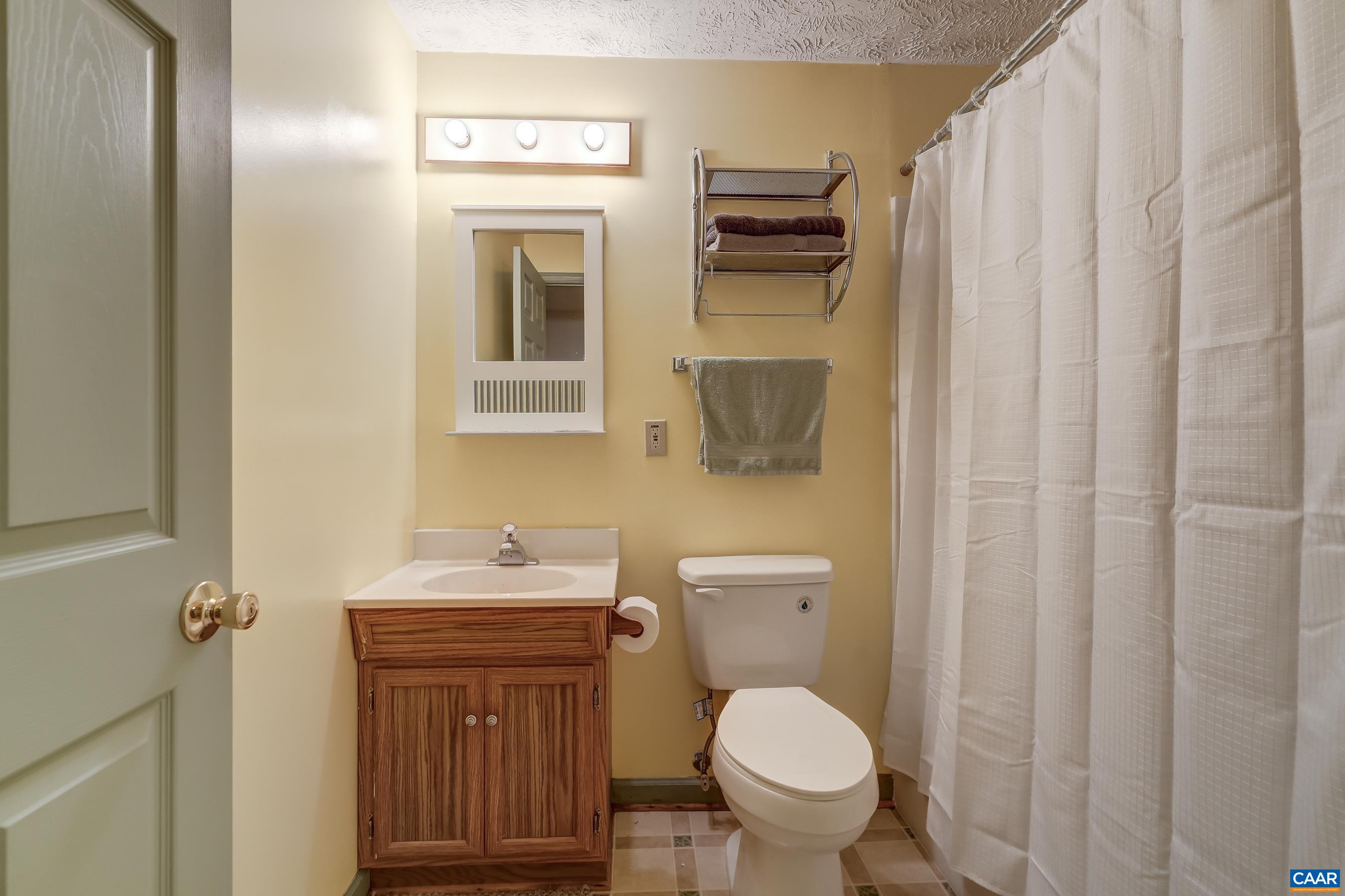 15 AUSTIN DR, PALMYRA, Virginia 22963, 4 Bedrooms Bedrooms, ,3 BathroomsBathrooms,Residential,15 AUSTIN DR,675533 MLS # 675533