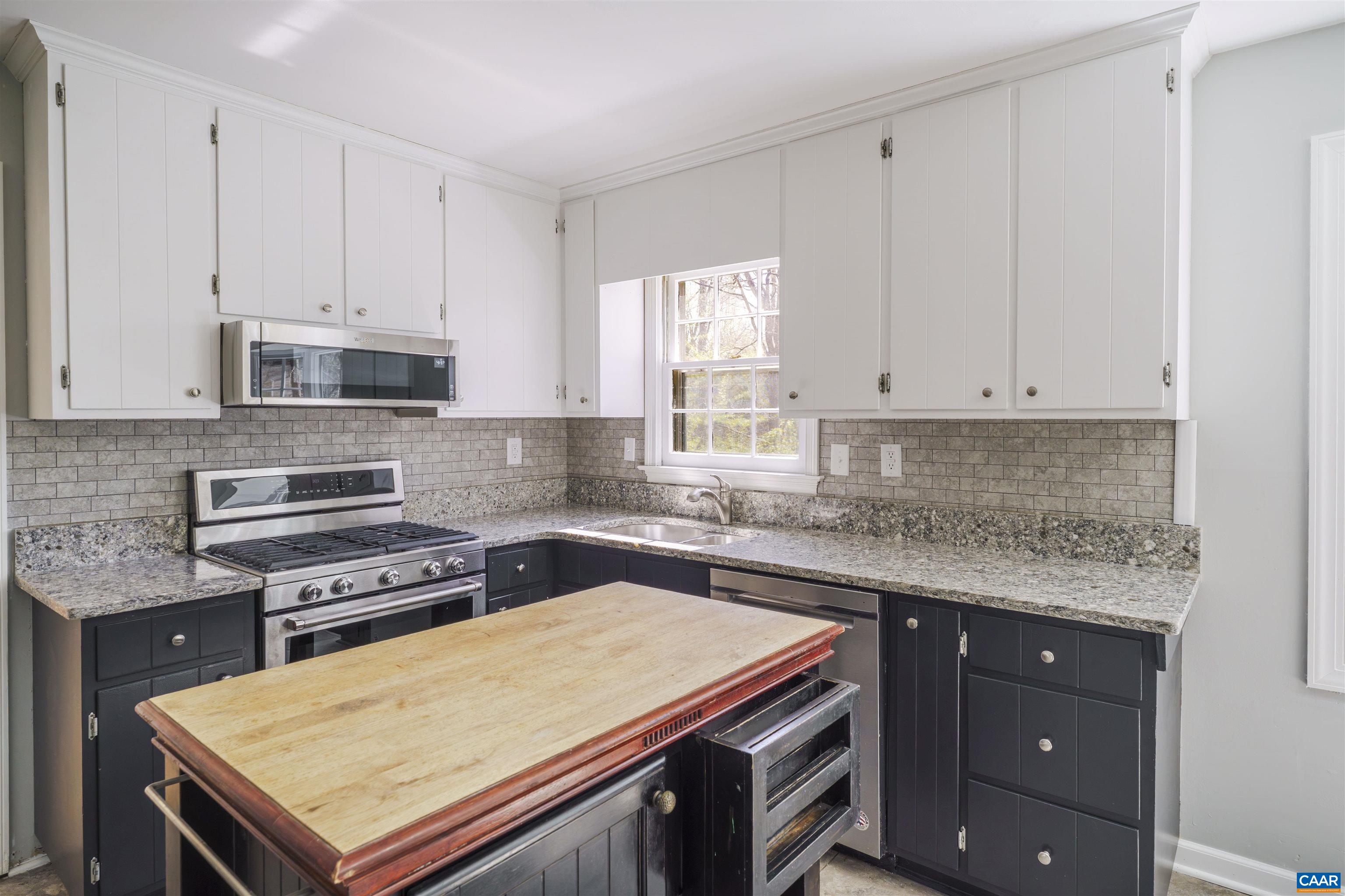 104 SMITHFIELD CT, CHARLOTTESVILLE, Virginia 22901, 5 Bedrooms Bedrooms, ,3 BathroomsBathrooms,Residential,104 SMITHFIELD CT,675548 MLS # 675548 104 SMITHFIELD CT, CHARLOTTESVILLE, Virginia 22901, 5 Bedrooms Bedrooms, ,3 BathroomsBathrooms,Residential,104 SMITHFIELD CT,675548 MLS # 675548