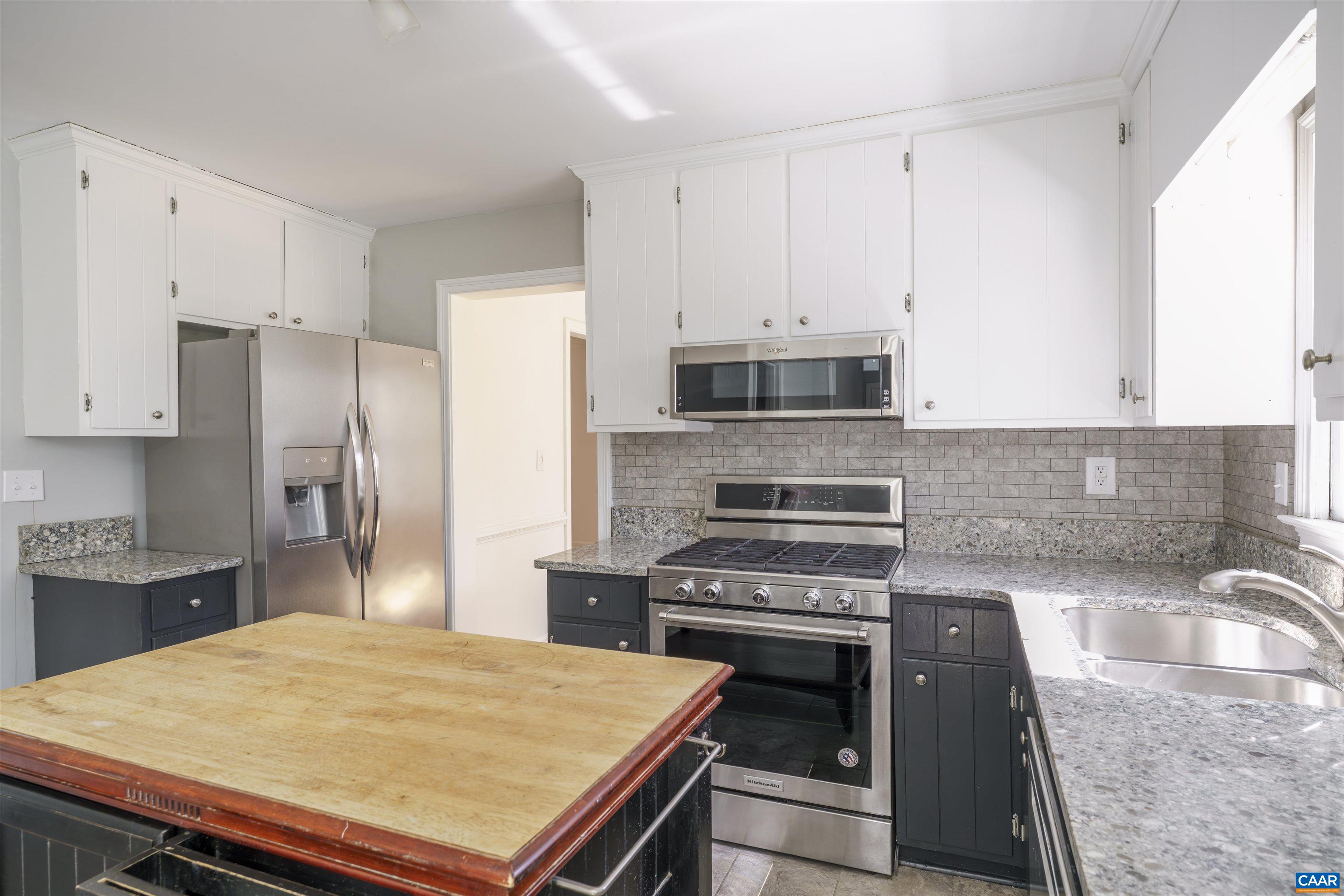 104 SMITHFIELD CT, CHARLOTTESVILLE, Virginia 22901, 5 Bedrooms Bedrooms, ,3 BathroomsBathrooms,Residential,104 SMITHFIELD CT,675548 MLS # 675548 104 SMITHFIELD CT, CHARLOTTESVILLE, Virginia 22901, 5 Bedrooms Bedrooms, ,3 BathroomsBathrooms,Residential,104 SMITHFIELD CT,675548 MLS # 675548