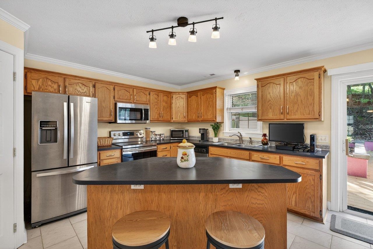 298 EMERALD DR, HARRISONBURG, Virginia 22801, 3 Bedrooms Bedrooms, ,2 BathroomsBathrooms,Residential,Spacious 3BR Townhome in a Prime Location with Bas,298 EMERALD DR,675552 MLS # 675552 298 EMERALD DR, HARRISONBURG, Virginia 22801, 3 Bedrooms Bedrooms, ,2 BathroomsBathrooms,Residential,Spacious 3BR Townhome in a Prime Location with Bas,298 EMERALD DR,675552 MLS # 675552