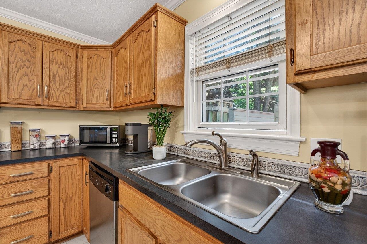 298 EMERALD DR, HARRISONBURG, Virginia 22801, 3 Bedrooms Bedrooms, ,2 BathroomsBathrooms,Residential,Spacious 3BR Townhome in a Prime Location with Bas,298 EMERALD DR,675552 MLS # 675552 298 EMERALD DR, HARRISONBURG, Virginia 22801, 3 Bedrooms Bedrooms, ,2 BathroomsBathrooms,Residential,Spacious 3BR Townhome in a Prime Location with Bas,298 EMERALD DR,675552 MLS # 675552