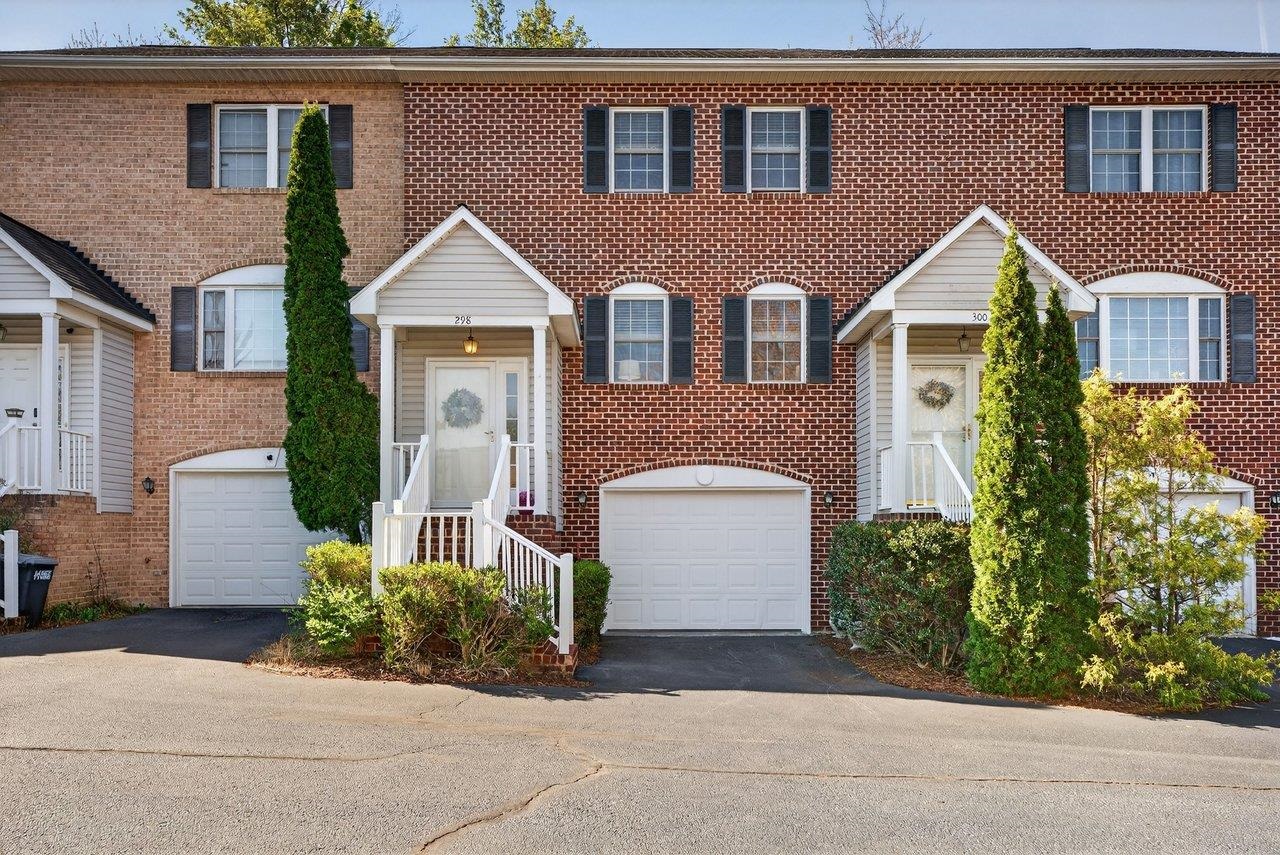 298 EMERALD DR, HARRISONBURG, Virginia 22801, 3 Bedrooms Bedrooms, ,2 BathroomsBathrooms,Residential,Spacious 3BR Townhome in a Prime Location with Bas,298 EMERALD DR,675552 MLS # 675552 298 EMERALD DR, HARRISONBURG, Virginia 22801, 3 Bedrooms Bedrooms, ,2 BathroomsBathrooms,Residential,Spacious 3BR Townhome in a Prime Location with Bas,298 EMERALD DR,675552 MLS # 675552