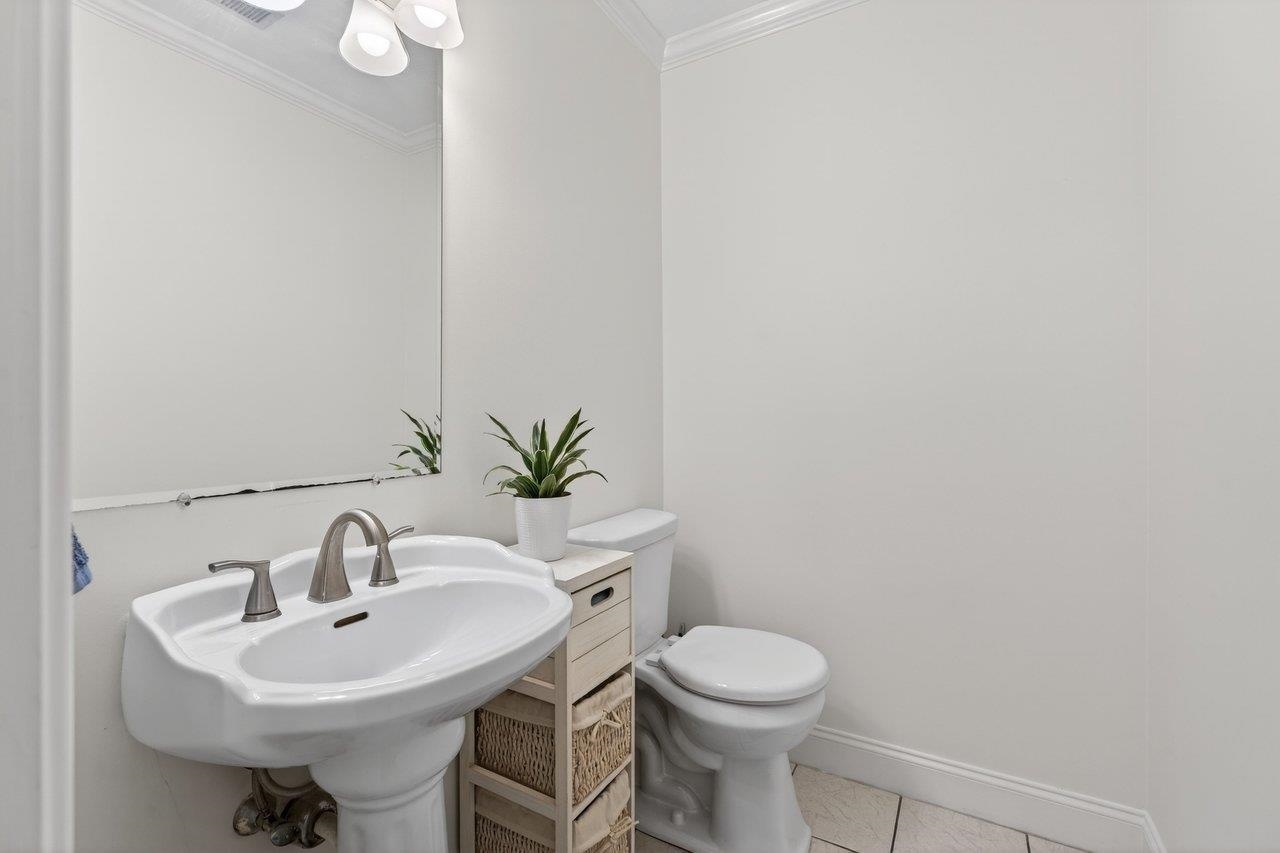 298 EMERALD DR, HARRISONBURG, Virginia 22801, 3 Bedrooms Bedrooms, ,2 BathroomsBathrooms,Residential,Spacious 3BR Townhome in a Prime Location with Bas,298 EMERALD DR,675552 MLS # 675552 298 EMERALD DR, HARRISONBURG, Virginia 22801, 3 Bedrooms Bedrooms, ,2 BathroomsBathrooms,Residential,Spacious 3BR Townhome in a Prime Location with Bas,298 EMERALD DR,675552 MLS # 675552