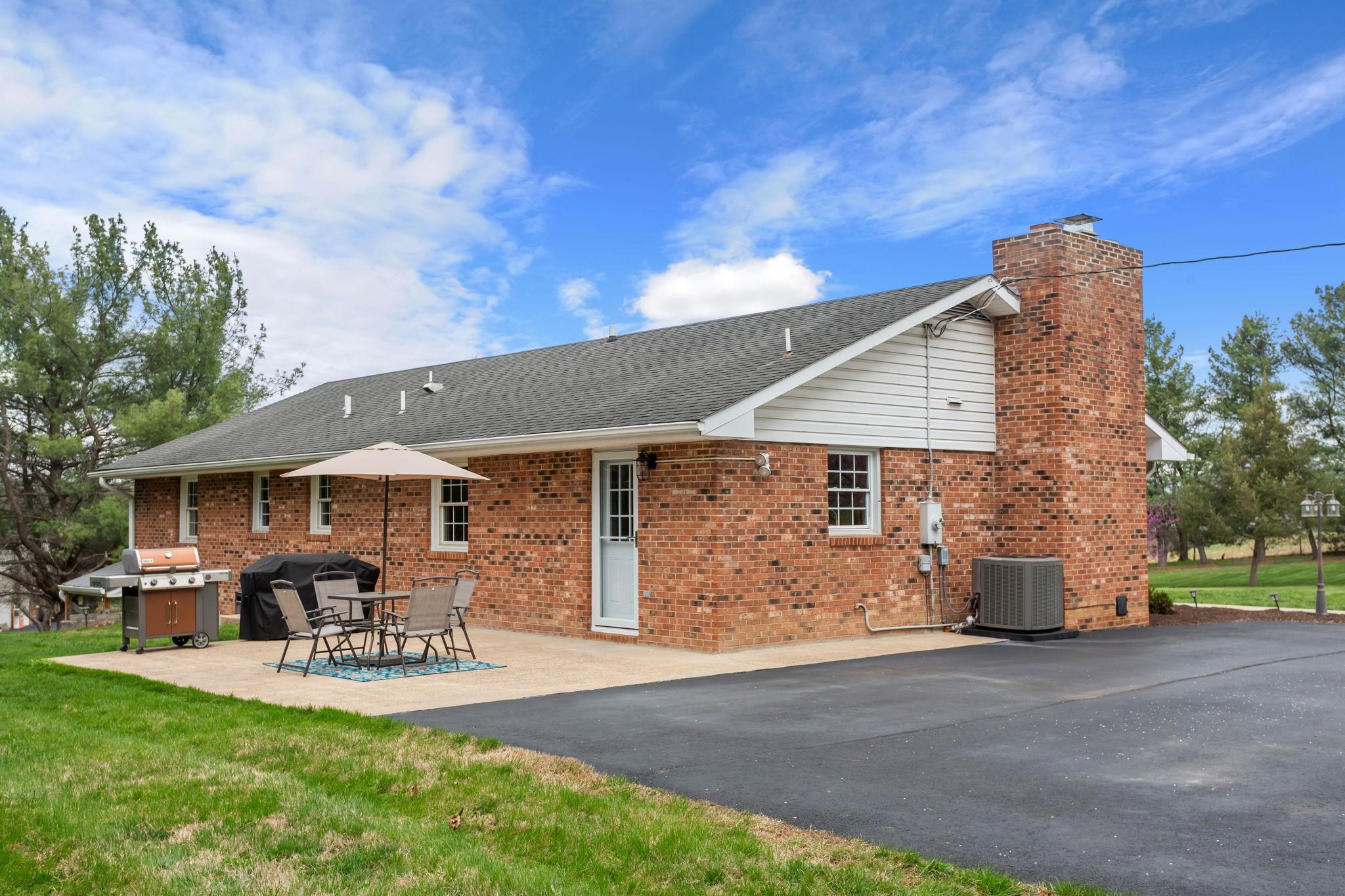 549 ARROWHEAD LN, NEW MARKET, Virginia 22844, 3 Bedrooms Bedrooms, ,1 BathroomBathrooms,Residential,549 ARROWHEAD LN,675553 MLS # 675553