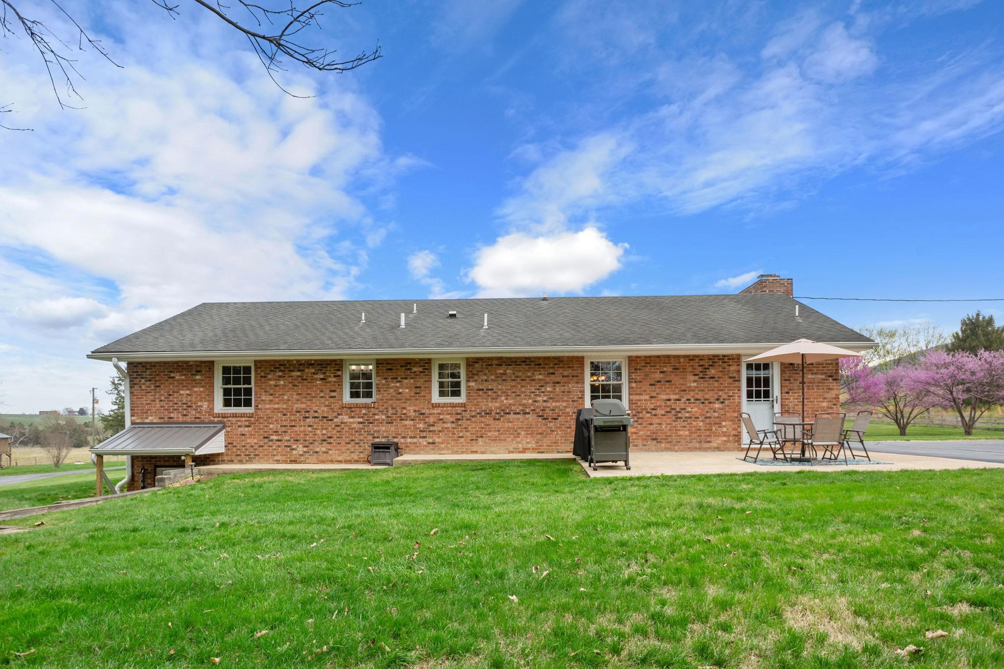 549 ARROWHEAD LN, NEW MARKET, Virginia 22844, 3 Bedrooms Bedrooms, ,1 BathroomBathrooms,Residential,549 ARROWHEAD LN,675553 MLS # 675553