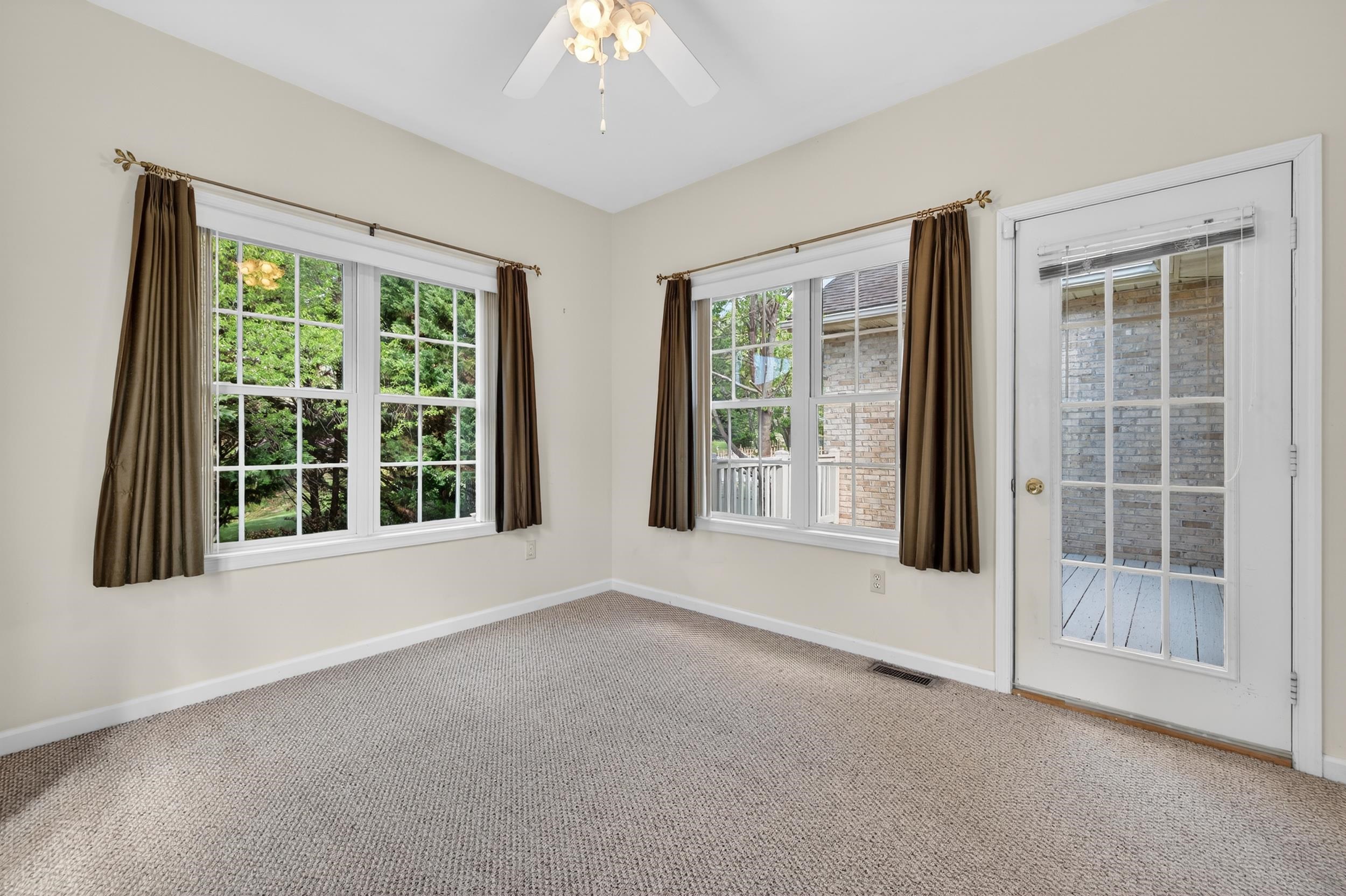 1252 WHITE ROCK CT, WOODSTOCK, Virginia 22664, 4 Bedrooms Bedrooms, ,2 BathroomsBathrooms,Residential,1252 WHITE ROCK CT,675555 MLS # 675555 1252 WHITE ROCK CT, WOODSTOCK, Virginia 22664, 4 Bedrooms Bedrooms, ,2 BathroomsBathrooms,Residential,1252 WHITE ROCK CT,675555 MLS # 675555