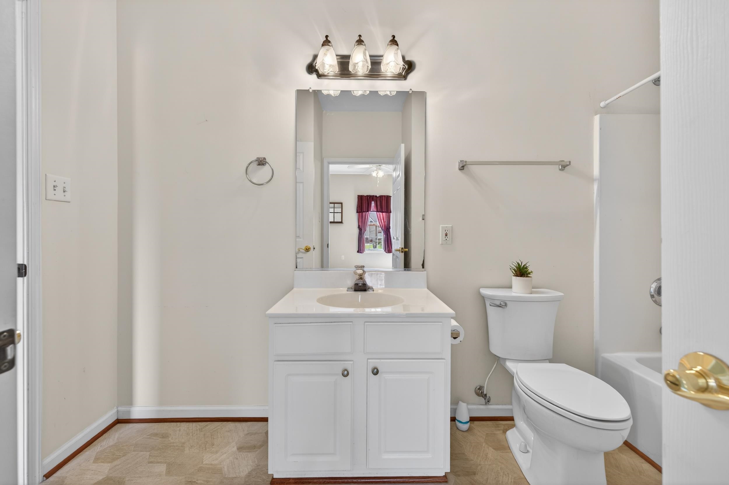 1252 WHITE ROCK CT, WOODSTOCK, Virginia 22664, 4 Bedrooms Bedrooms, ,2 BathroomsBathrooms,Residential,1252 WHITE ROCK CT,675555 MLS # 675555 1252 WHITE ROCK CT, WOODSTOCK, Virginia 22664, 4 Bedrooms Bedrooms, ,2 BathroomsBathrooms,Residential,1252 WHITE ROCK CT,675555 MLS # 675555