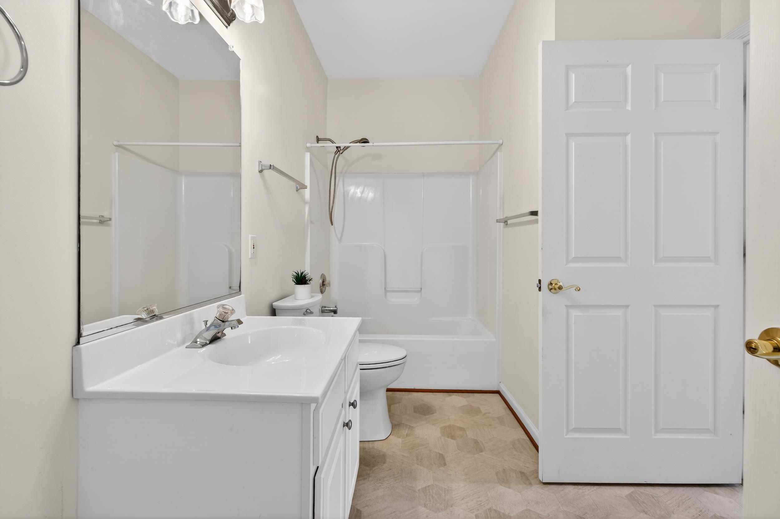 1252 WHITE ROCK CT, WOODSTOCK, Virginia 22664, 4 Bedrooms Bedrooms, ,2 BathroomsBathrooms,Residential,1252 WHITE ROCK CT,675555 MLS # 675555 1252 WHITE ROCK CT, WOODSTOCK, Virginia 22664, 4 Bedrooms Bedrooms, ,2 BathroomsBathrooms,Residential,1252 WHITE ROCK CT,675555 MLS # 675555