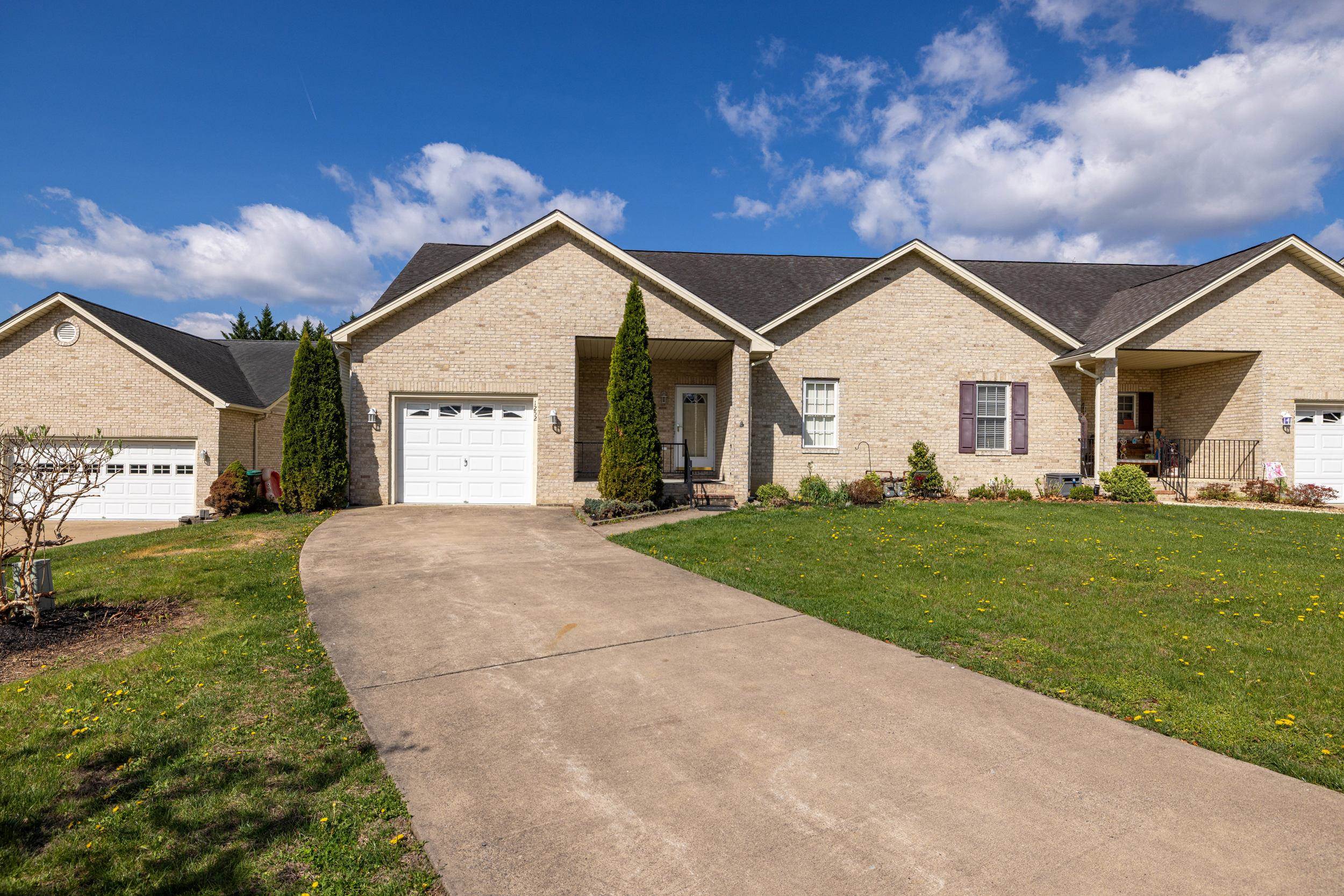 1252 WHITE ROCK CT, WOODSTOCK, Virginia 22664, 4 Bedrooms Bedrooms, ,2 BathroomsBathrooms,Residential,1252 WHITE ROCK CT,675555 MLS # 675555 1252 WHITE ROCK CT, WOODSTOCK, Virginia 22664, 4 Bedrooms Bedrooms, ,2 BathroomsBathrooms,Residential,1252 WHITE ROCK CT,675555 MLS # 675555