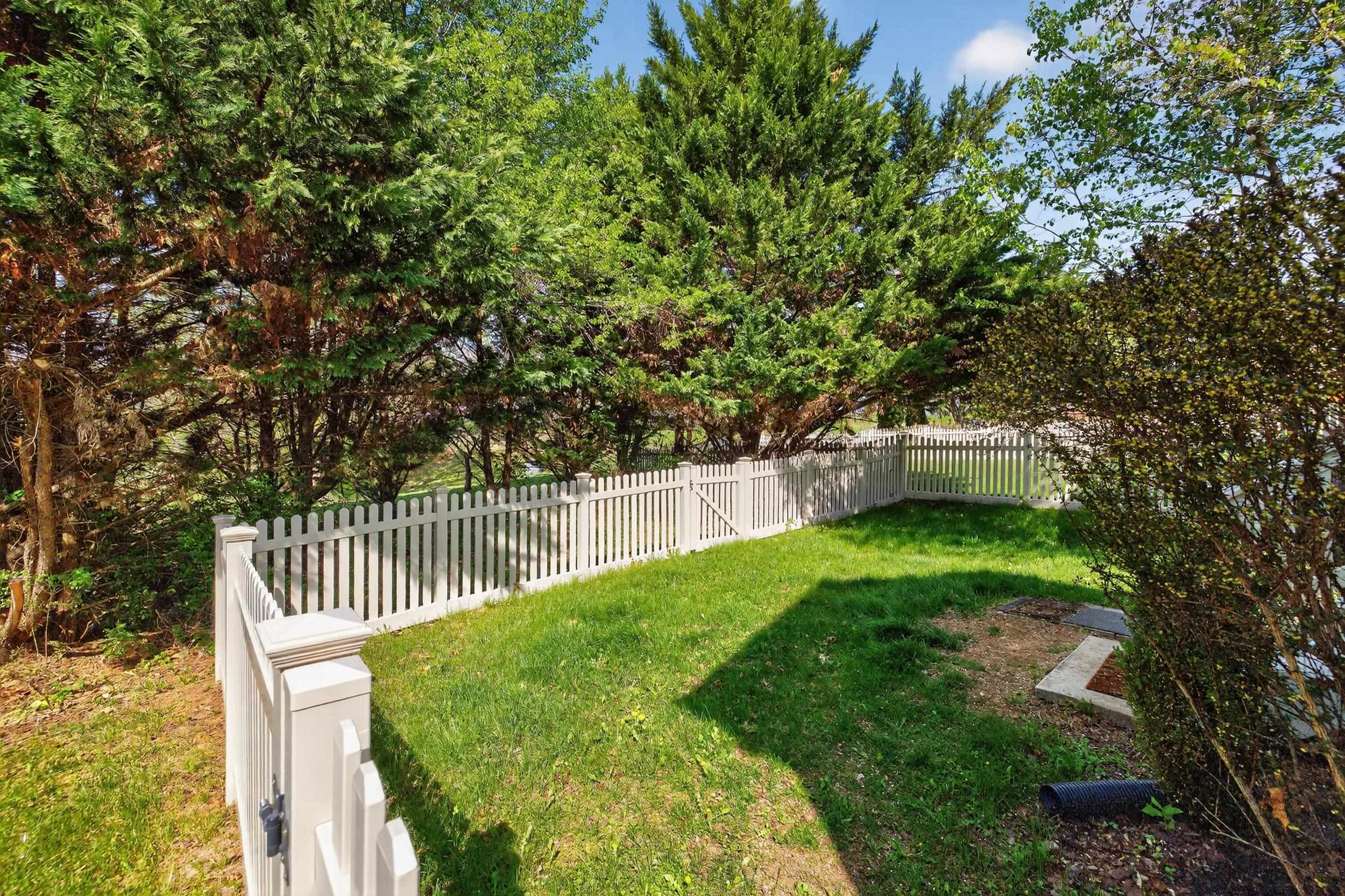 1252 WHITE ROCK CT, WOODSTOCK, Virginia 22664, 4 Bedrooms Bedrooms, ,2 BathroomsBathrooms,Residential,1252 WHITE ROCK CT,675555 MLS # 675555 1252 WHITE ROCK CT, WOODSTOCK, Virginia 22664, 4 Bedrooms Bedrooms, ,2 BathroomsBathrooms,Residential,1252 WHITE ROCK CT,675555 MLS # 675555