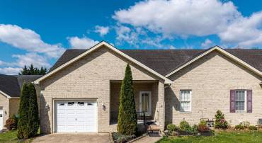 1252 WHITE ROCK CT, WOODSTOCK, Virginia 22664, 4 Bedrooms Bedrooms, ,2 BathroomsBathrooms,Residential,1252 WHITE ROCK CT,675555 MLS # 675555