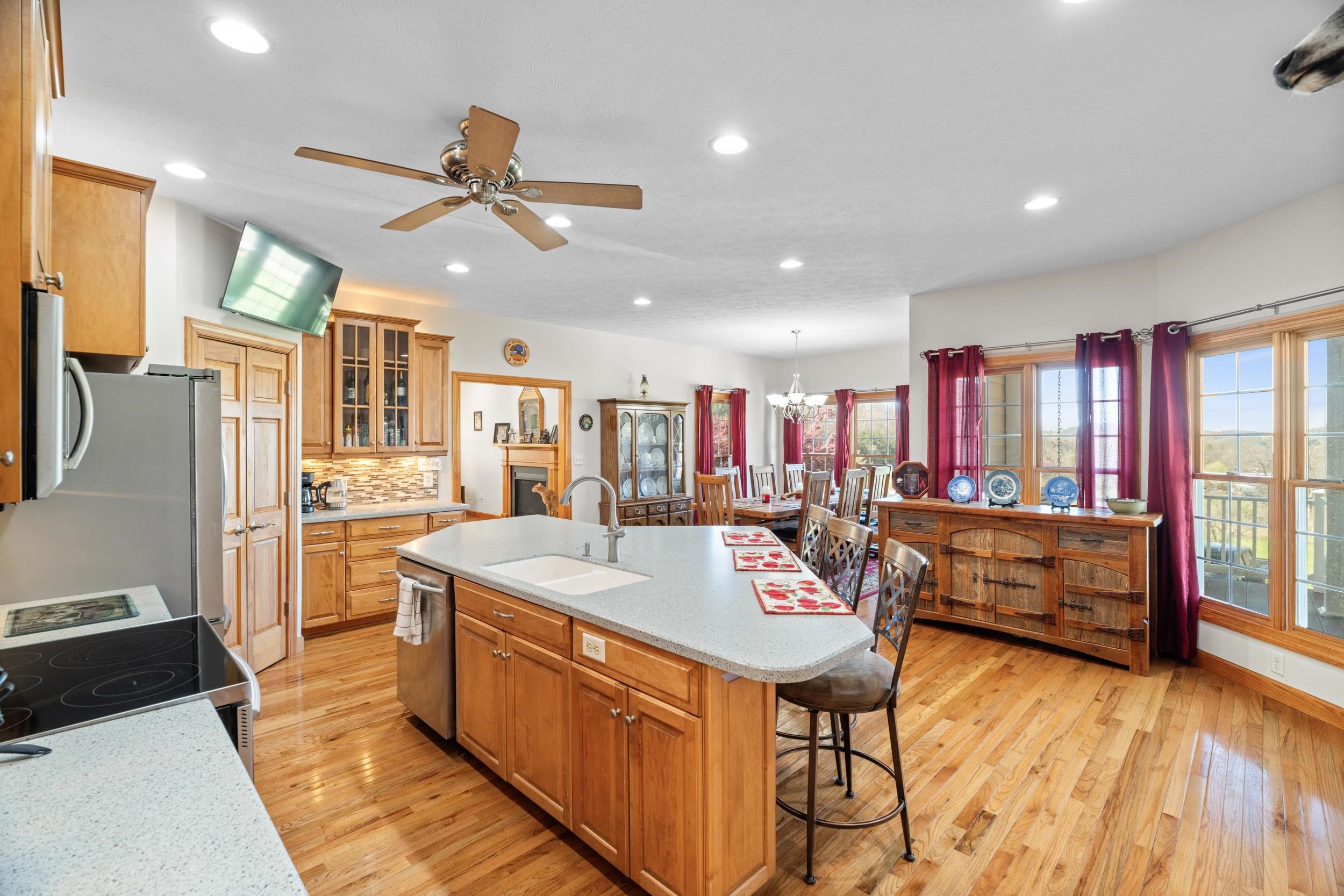 721 LEAPORT RD, VERONA, Virginia 24482, 4 Bedrooms Bedrooms, ,3 BathroomsBathrooms,Residential,721 LEAPORT RD,675556 MLS # 675556 721 LEAPORT RD, VERONA, Virginia 24482, 4 Bedrooms Bedrooms, ,3 BathroomsBathrooms,Residential,721 LEAPORT RD,675556 MLS # 675556