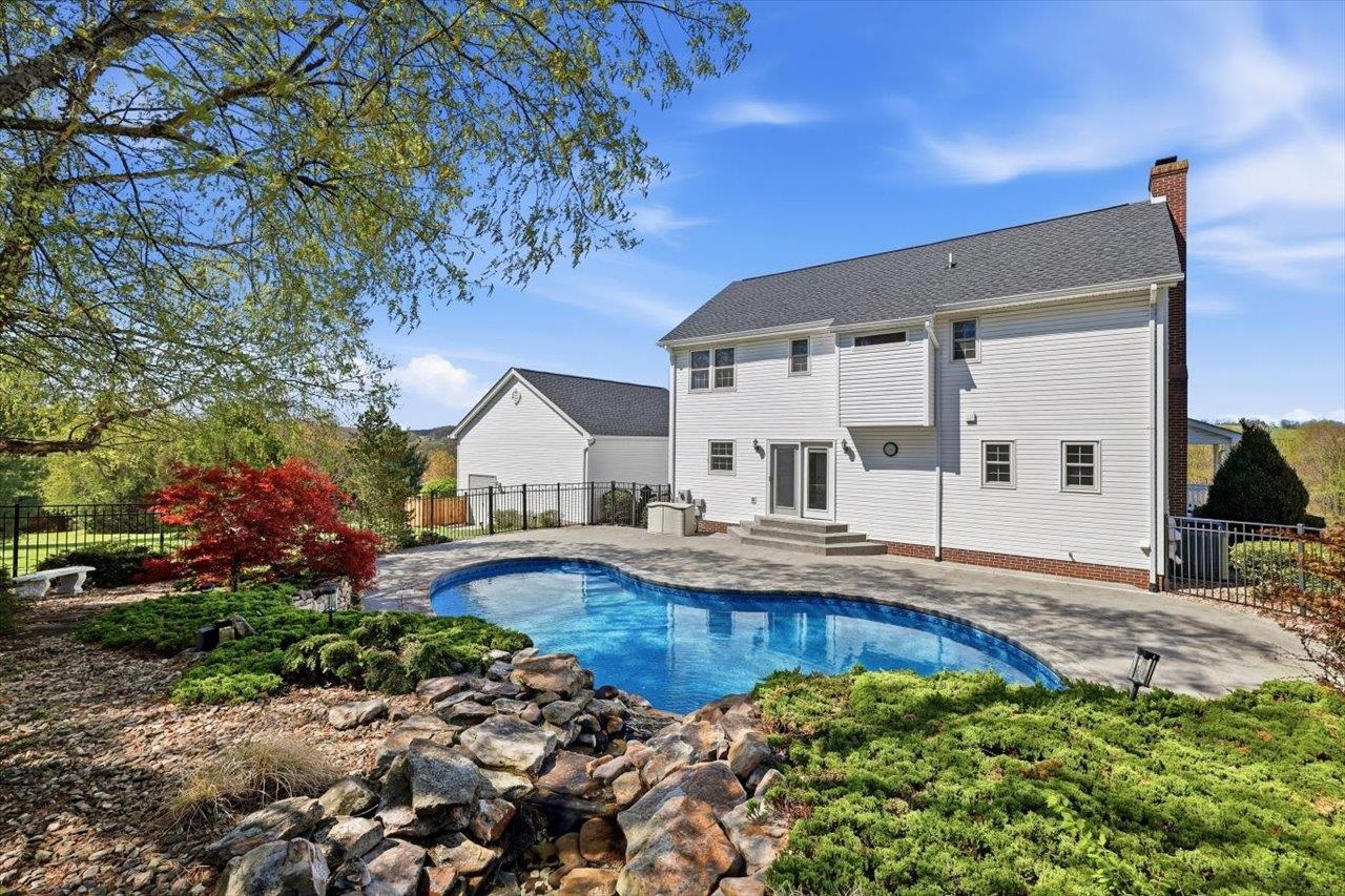 94 SHACKELFORD LN, VERONA, Virginia 24482, 4 Bedrooms Bedrooms, ,3 BathroomsBathrooms,Residential,94 SHACKELFORD LN,675565 MLS # 675565 94 SHACKELFORD LN, VERONA, Virginia 24482, 4 Bedrooms Bedrooms, ,3 BathroomsBathrooms,Residential,94 SHACKELFORD LN,675565 MLS # 675565