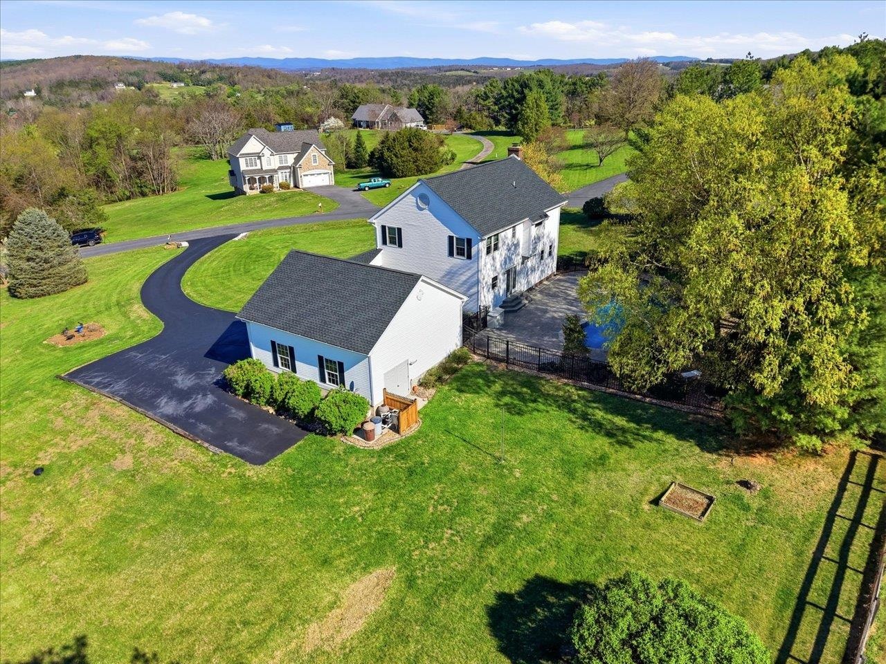 94 SHACKELFORD LN, VERONA, Virginia 24482, 4 Bedrooms Bedrooms, ,3 BathroomsBathrooms,Residential,94 SHACKELFORD LN,675565 MLS # 675565 94 SHACKELFORD LN, VERONA, Virginia 24482, 4 Bedrooms Bedrooms, ,3 BathroomsBathrooms,Residential,94 SHACKELFORD LN,675565 MLS # 675565