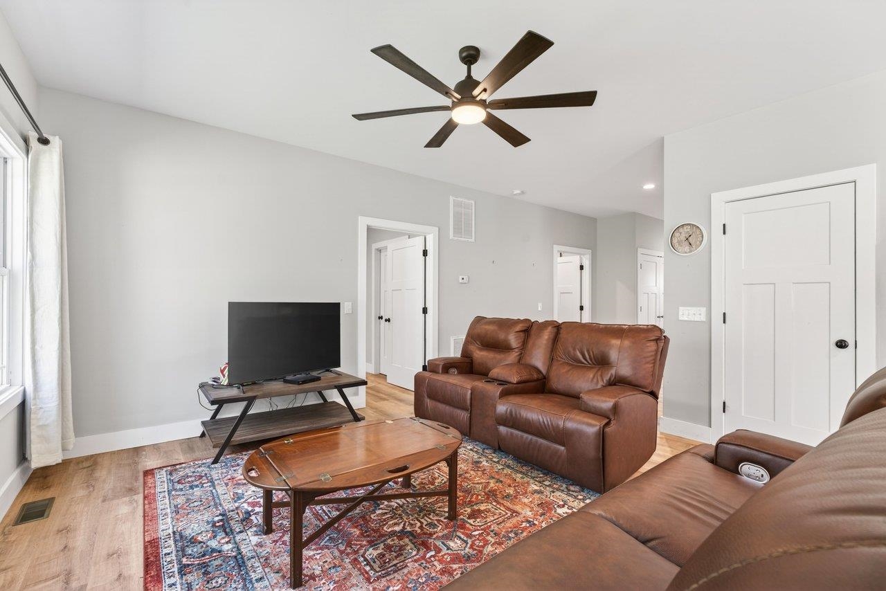 313 WILLOW OAK DR, ELKTON, Virginia 22827, 3 Bedrooms Bedrooms, ,2 BathroomsBathrooms,Residential,313 WILLOW OAK DR,675566 MLS # 675566