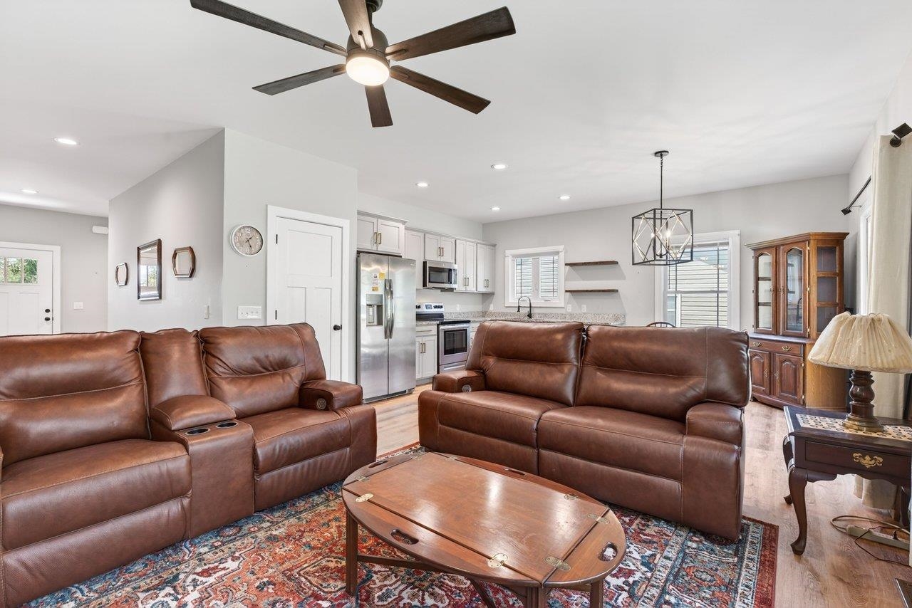 313 WILLOW OAK DR, ELKTON, Virginia 22827, 3 Bedrooms Bedrooms, ,2 BathroomsBathrooms,Residential,313 WILLOW OAK DR,675566 MLS # 675566