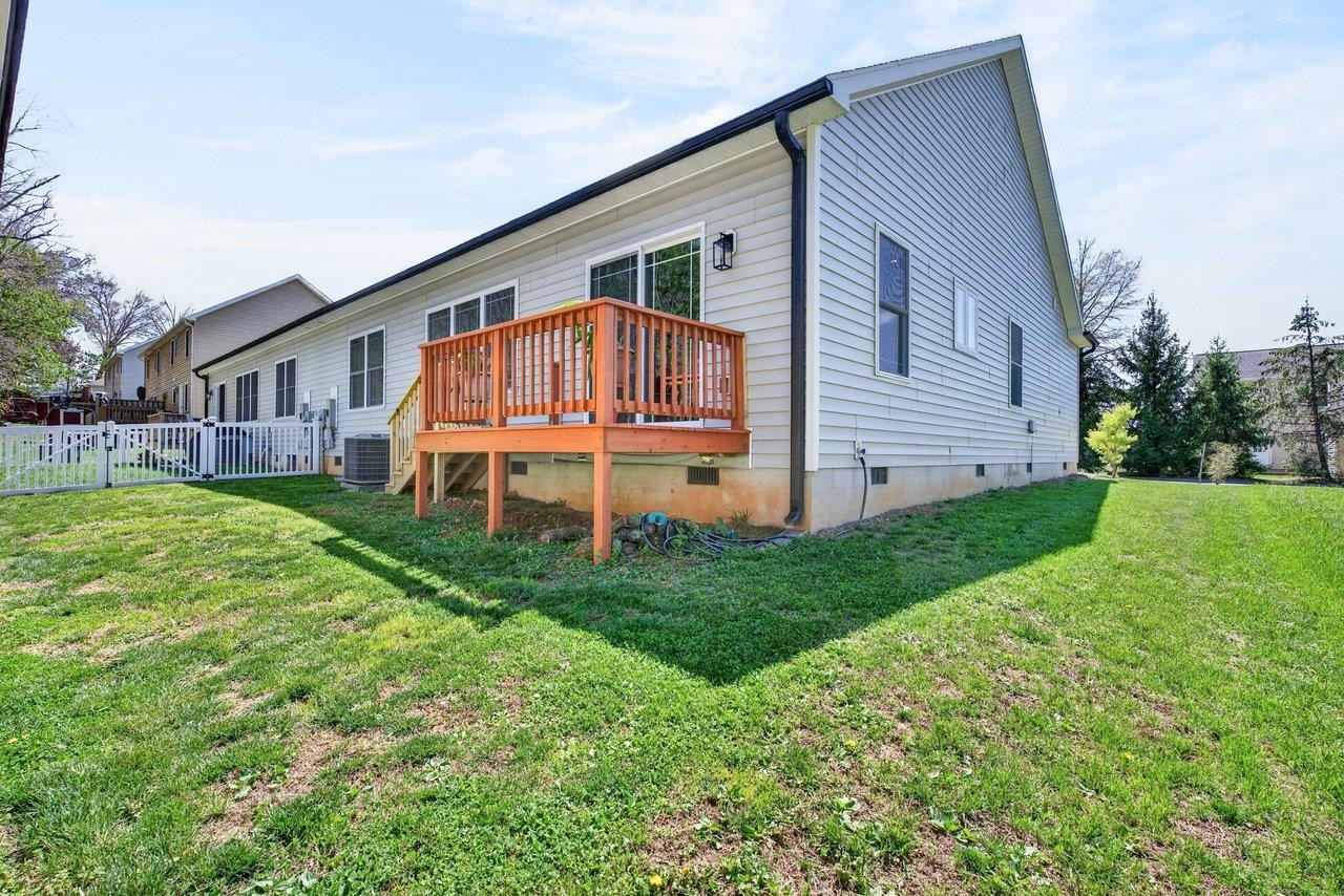 313 WILLOW OAK DR, ELKTON, Virginia 22827, 3 Bedrooms Bedrooms, ,2 BathroomsBathrooms,Residential,313 WILLOW OAK DR,675566 MLS # 675566